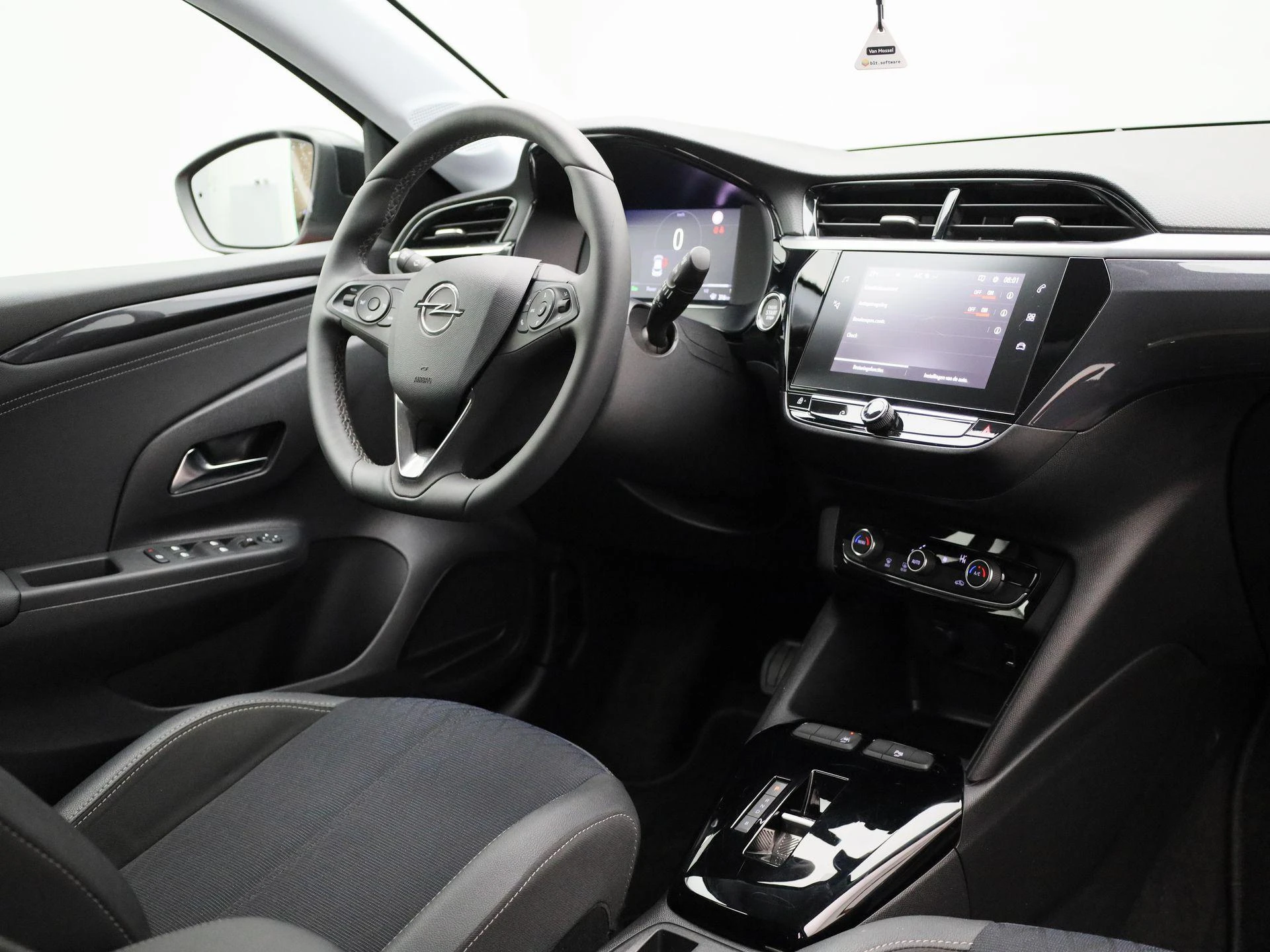 Opel-Corsa-e-image-36