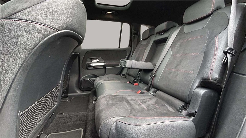 Mercedes-Benz-EQB-image-23