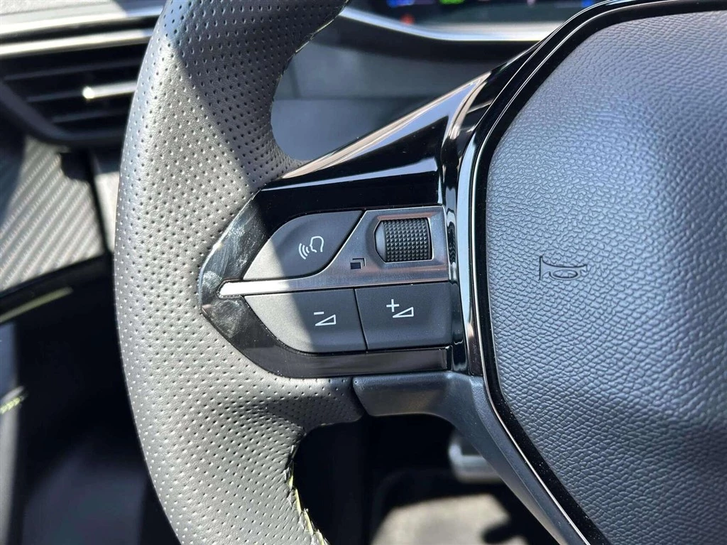 Peugeot-e-2008-image-12