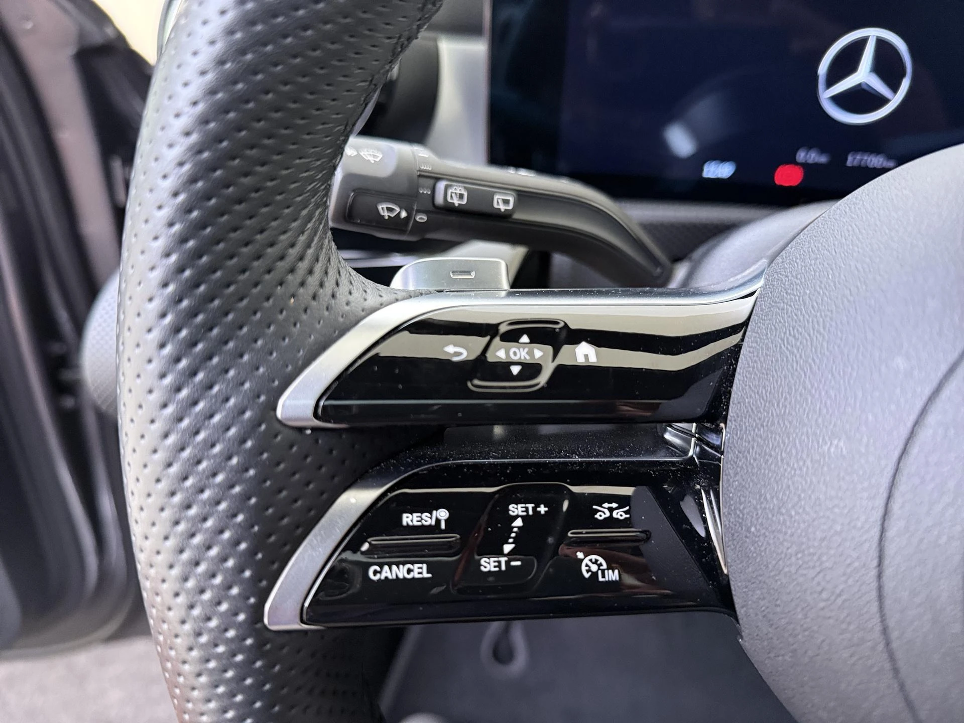 Mercedes-Benz-A-Klasse-image-12