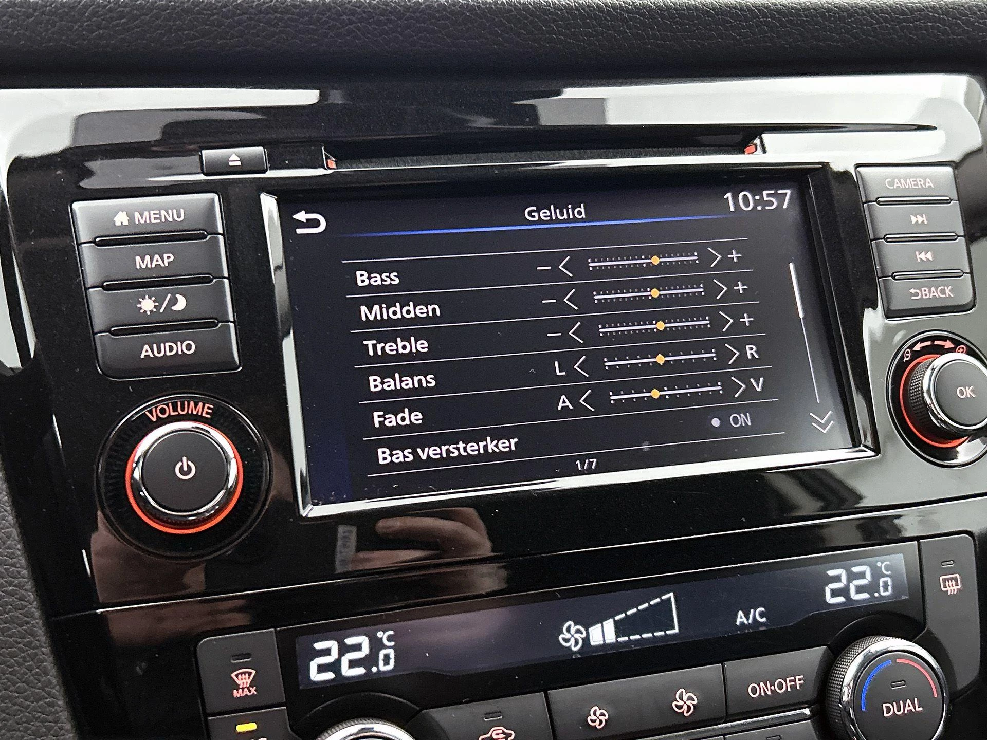 Nissan-QASHQAI-image-25