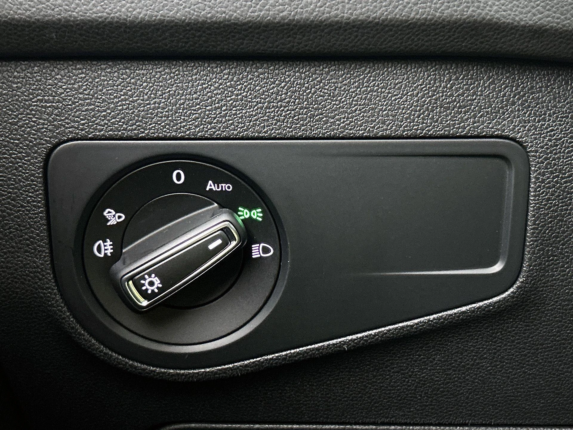 Volkswagen-Tiguan-image-28