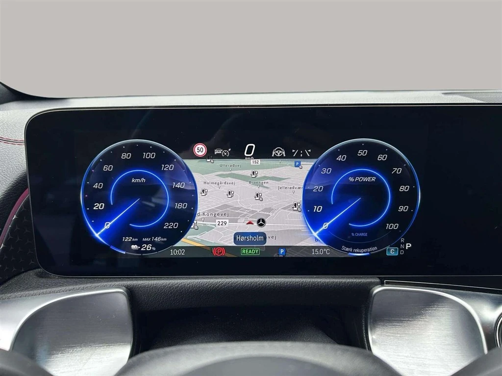 Mercedes-Benz-EQB-image-13