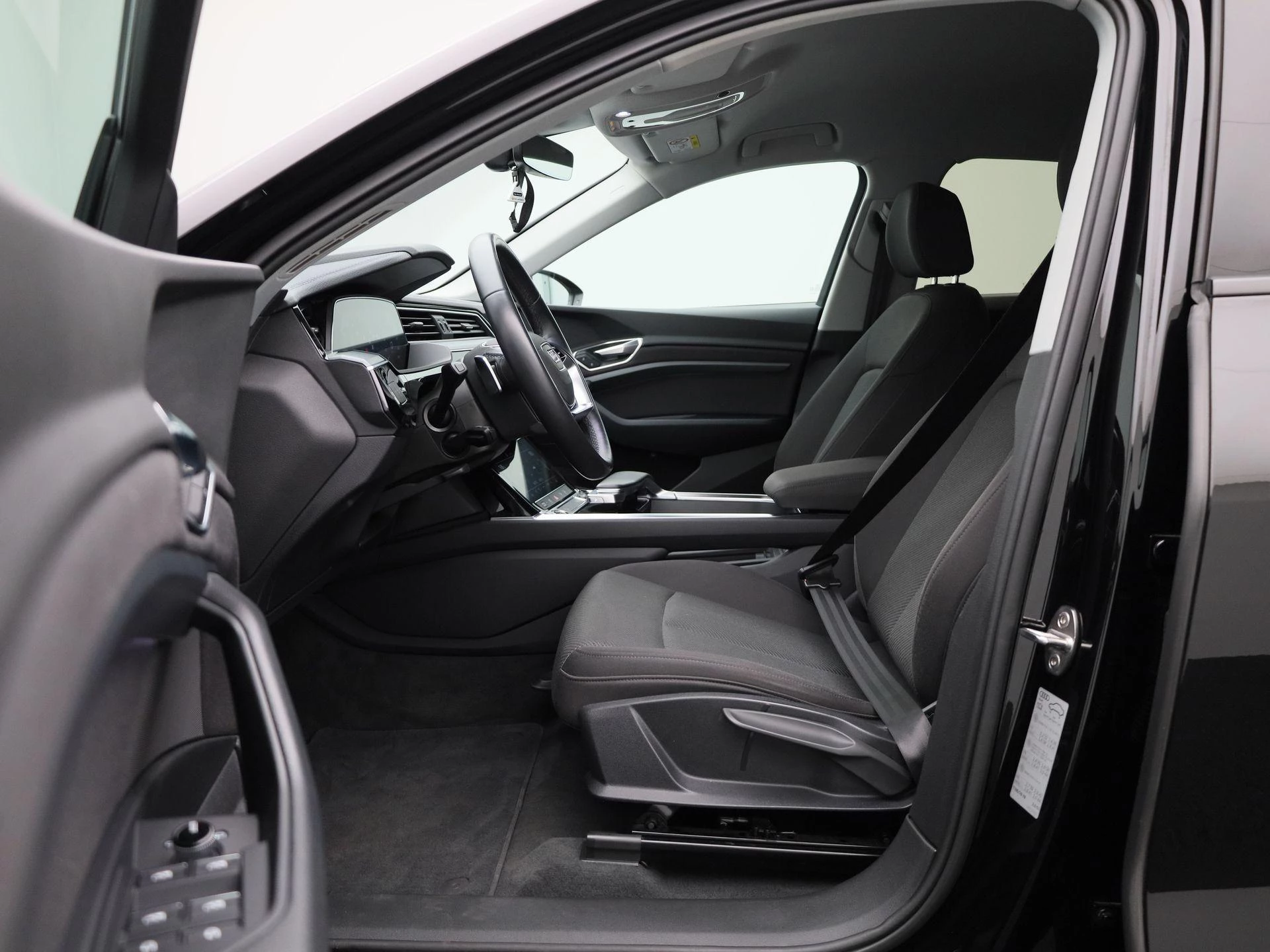 Audi-e-tron-image-12
