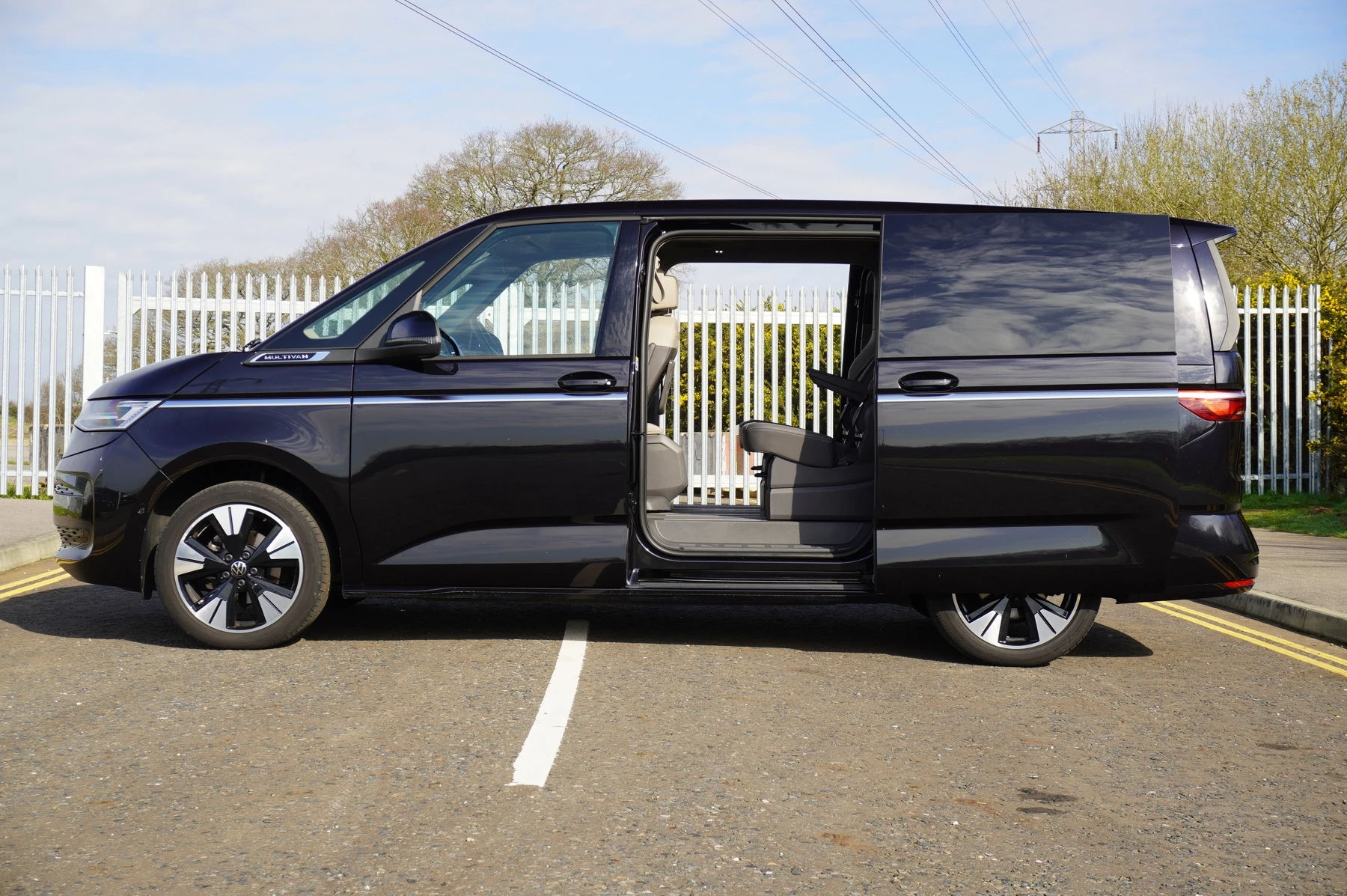 Volkswagen-Multivan-image-30