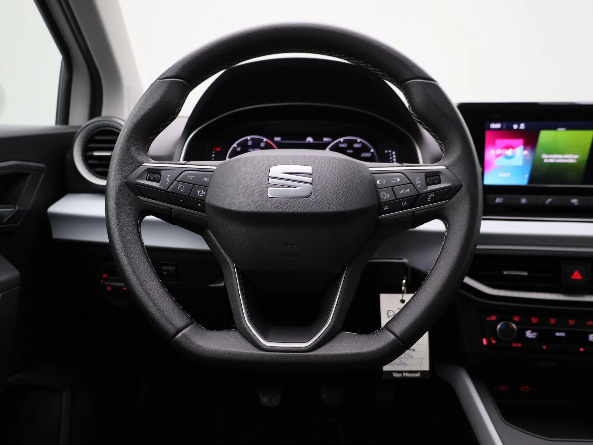 SEAT-Arona-image-6