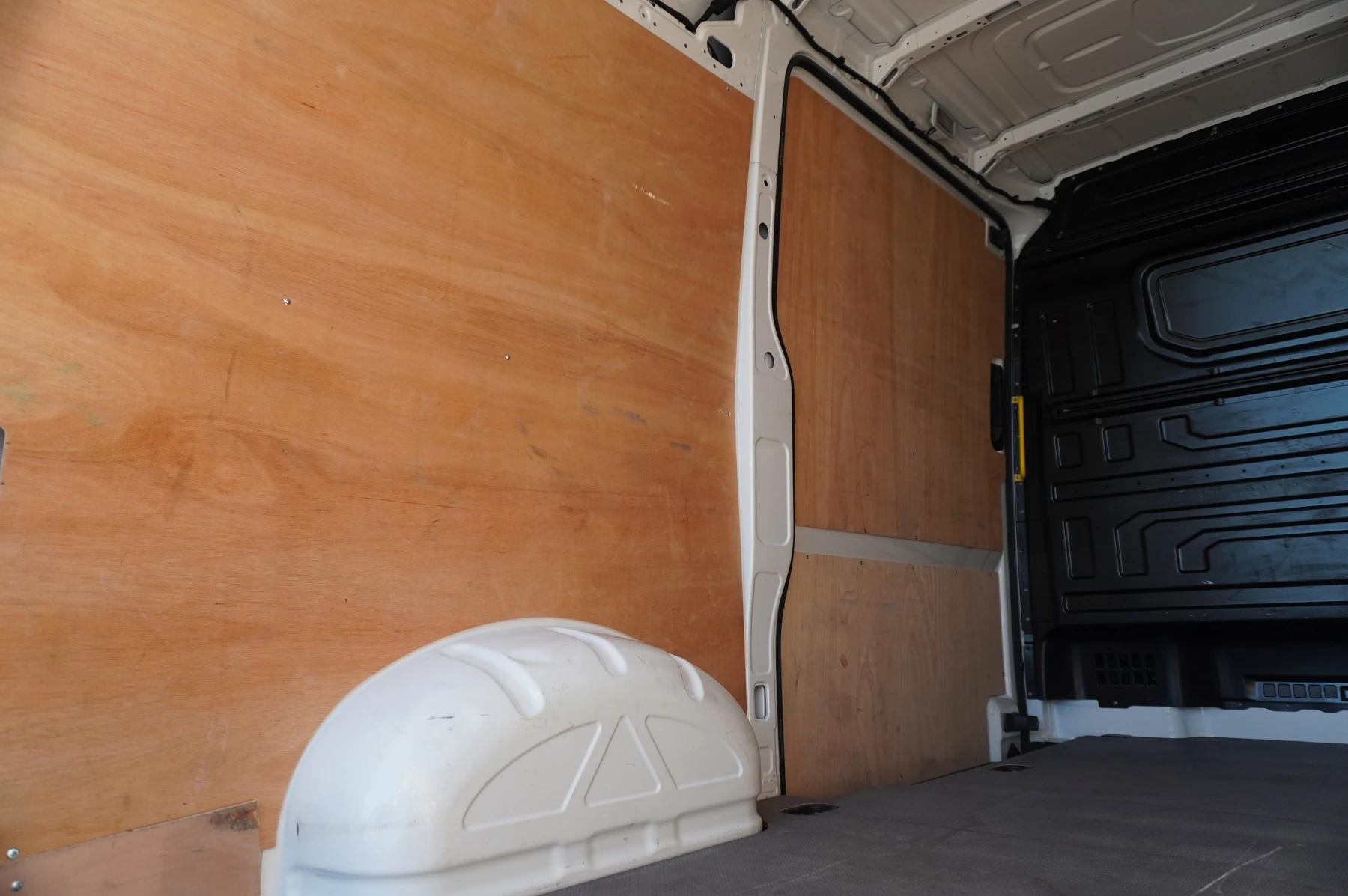 Volkswagen-Crafter-image-15