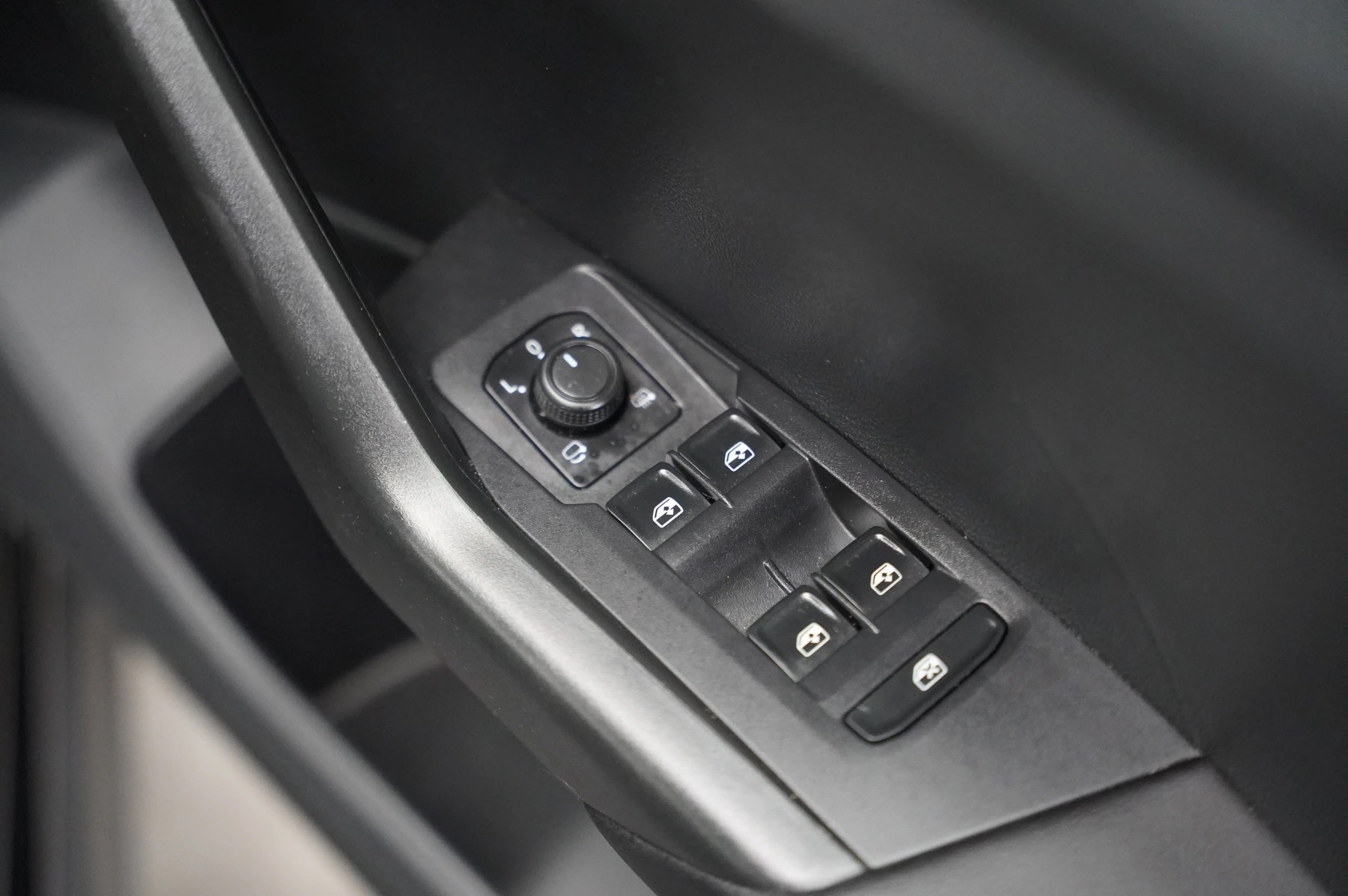 Volkswagen-T-Cross-image-19