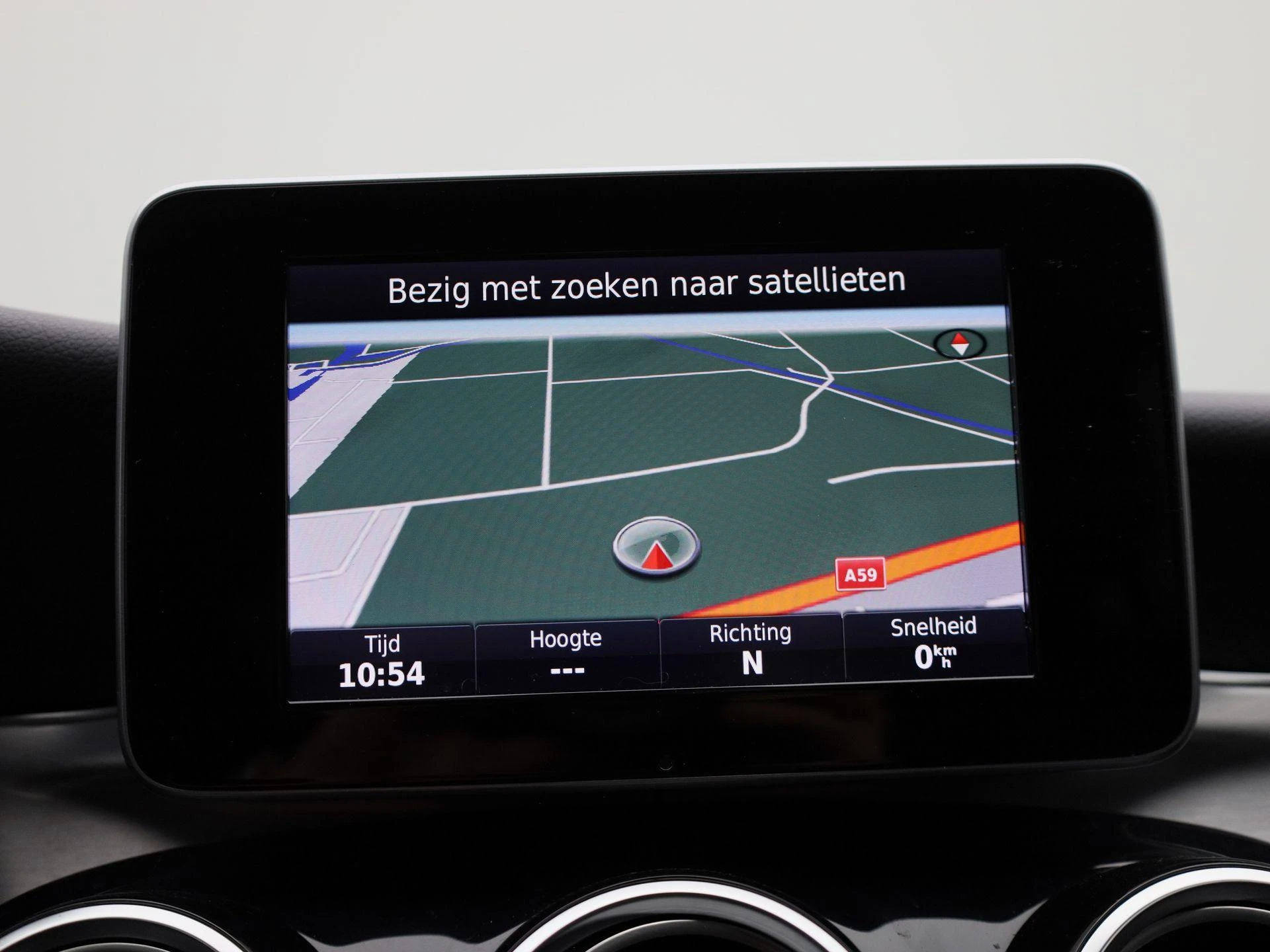 Mercedes-Benz-C-Klasse-image-14