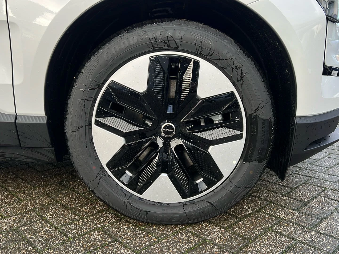 Volvo EX30, image 19