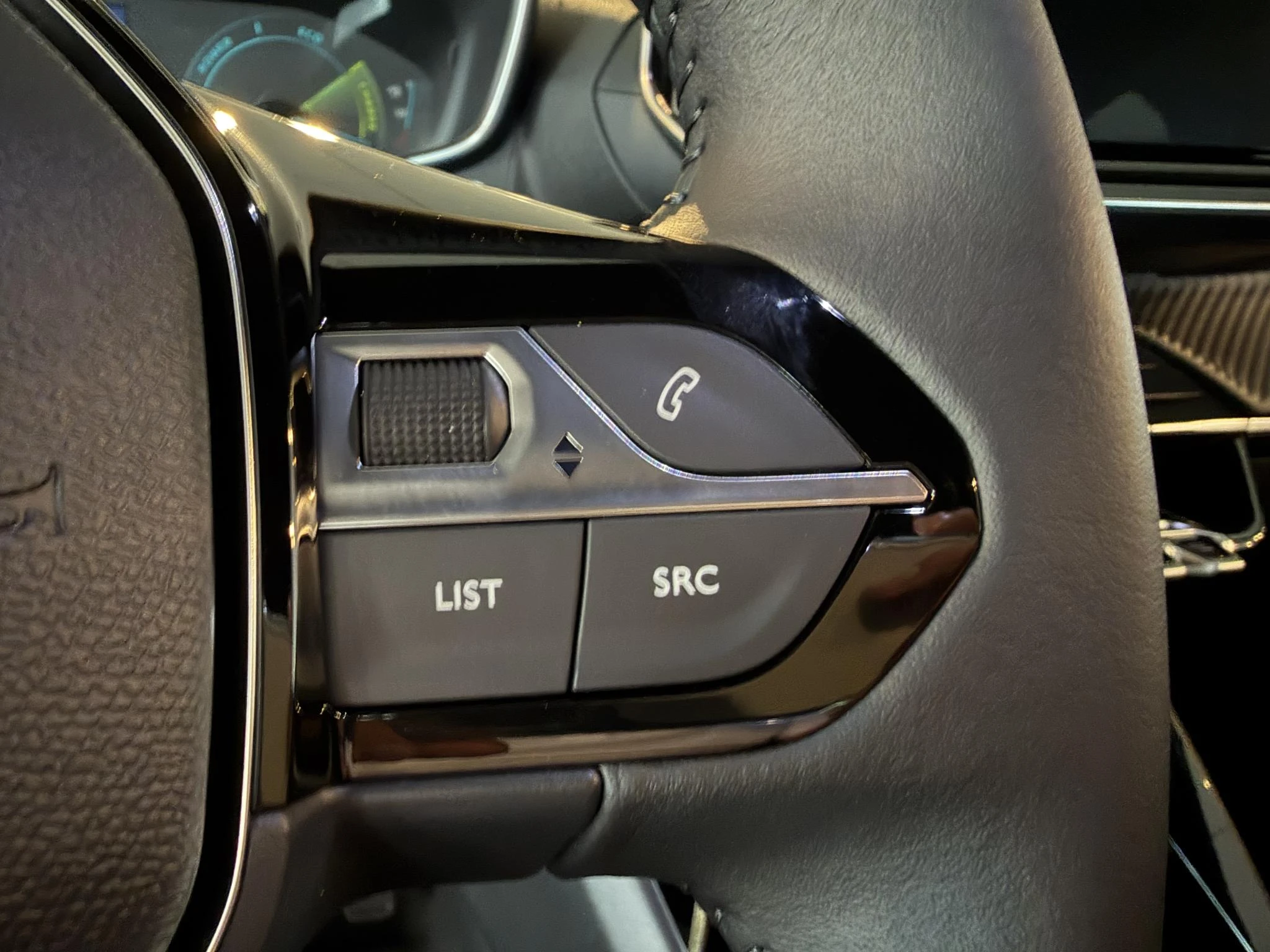 Peugeot-2008-image-12