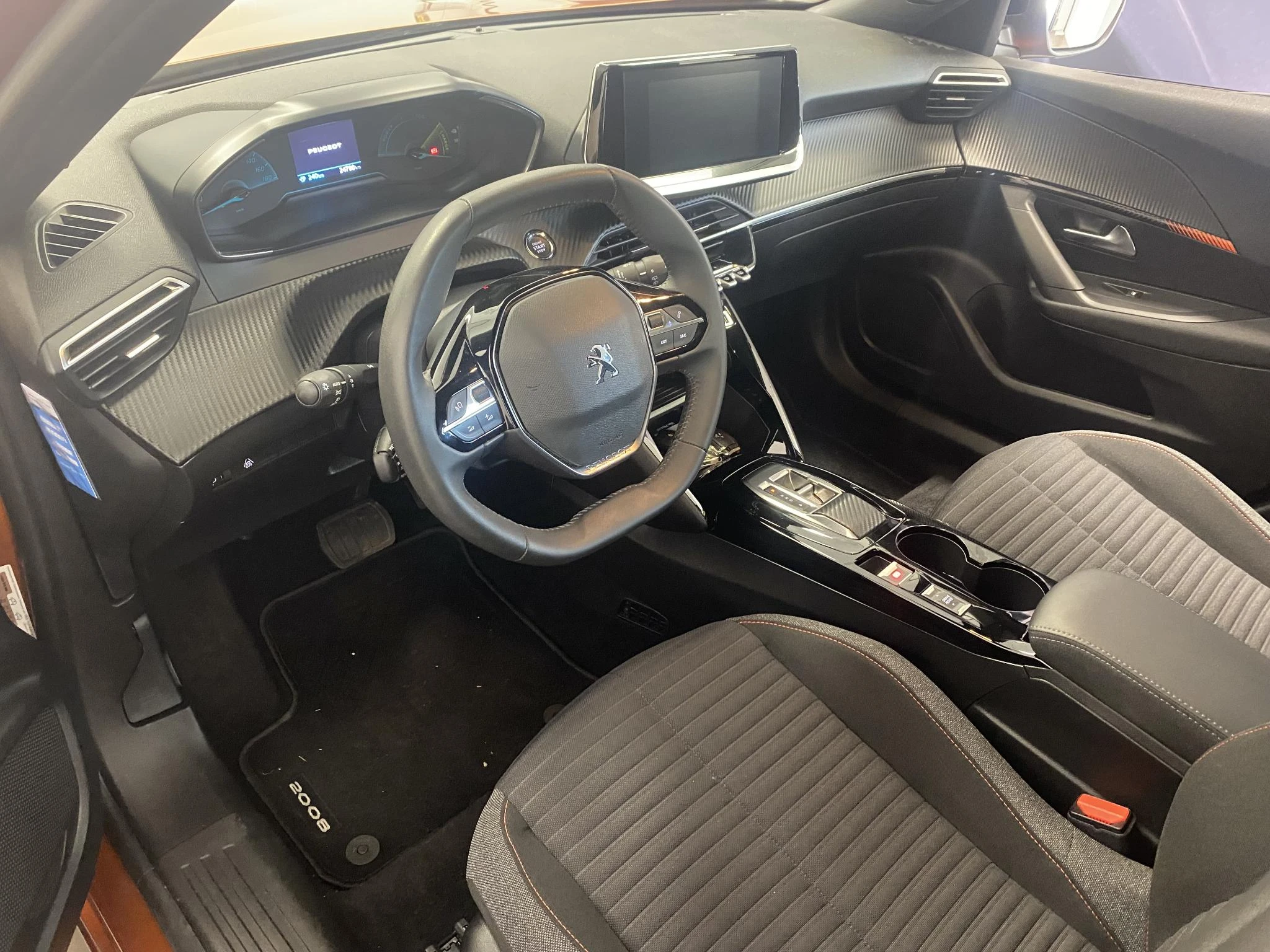 Peugeot-e-2008-image-7