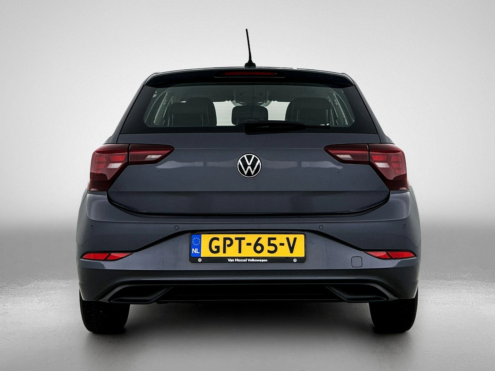 Volkswagen-Polo-image-2