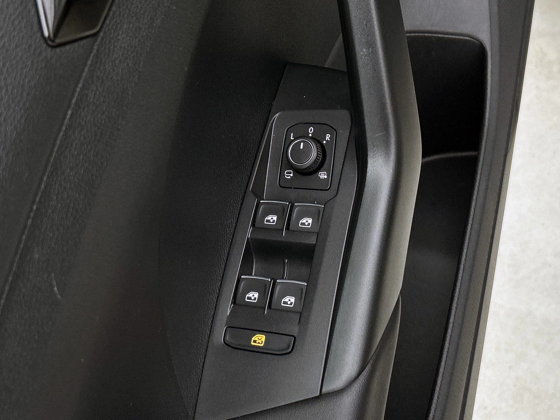 Volkswagen-T-Cross-image-27
