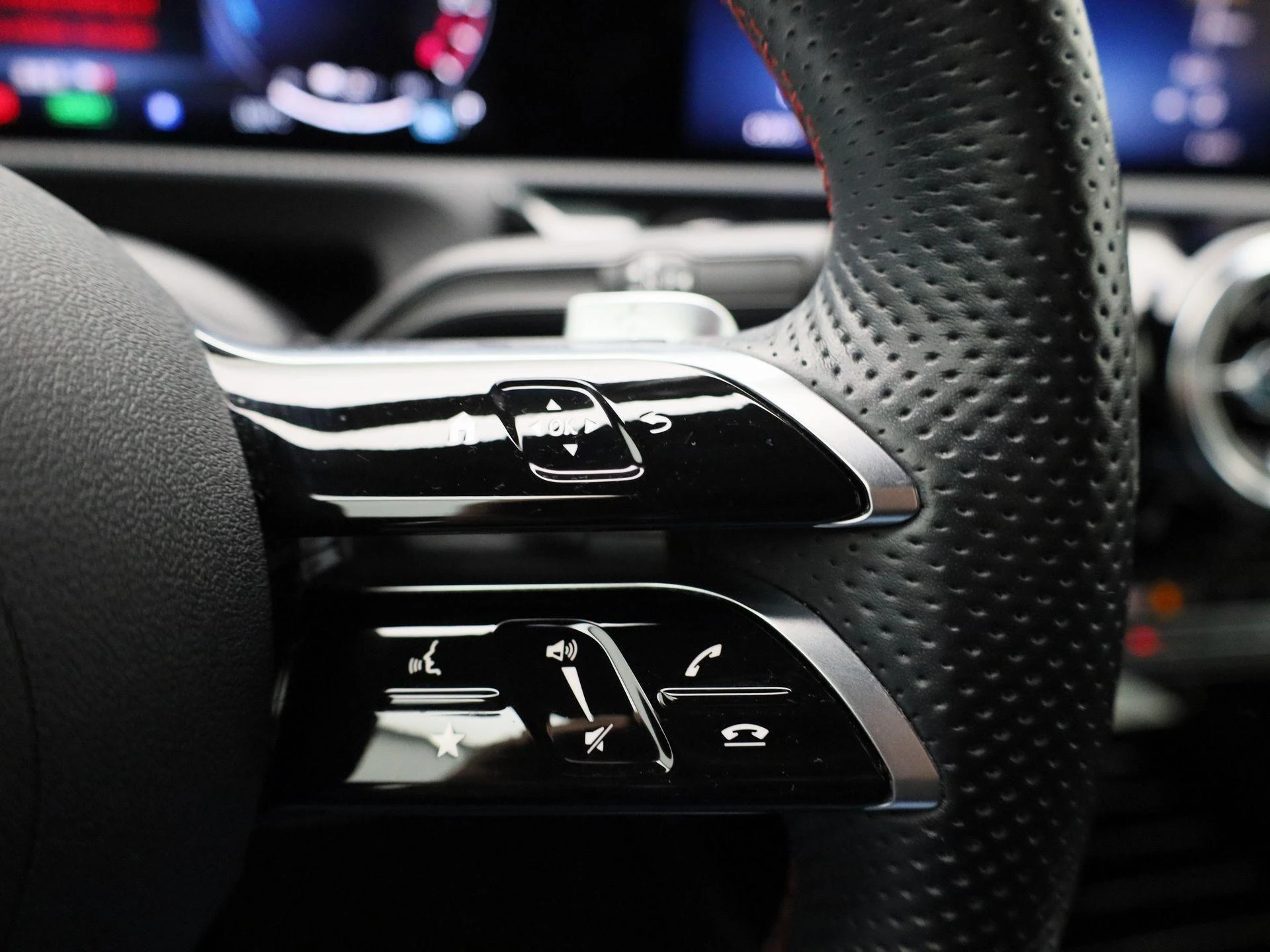 Mercedes-Benz-CLA-image-15