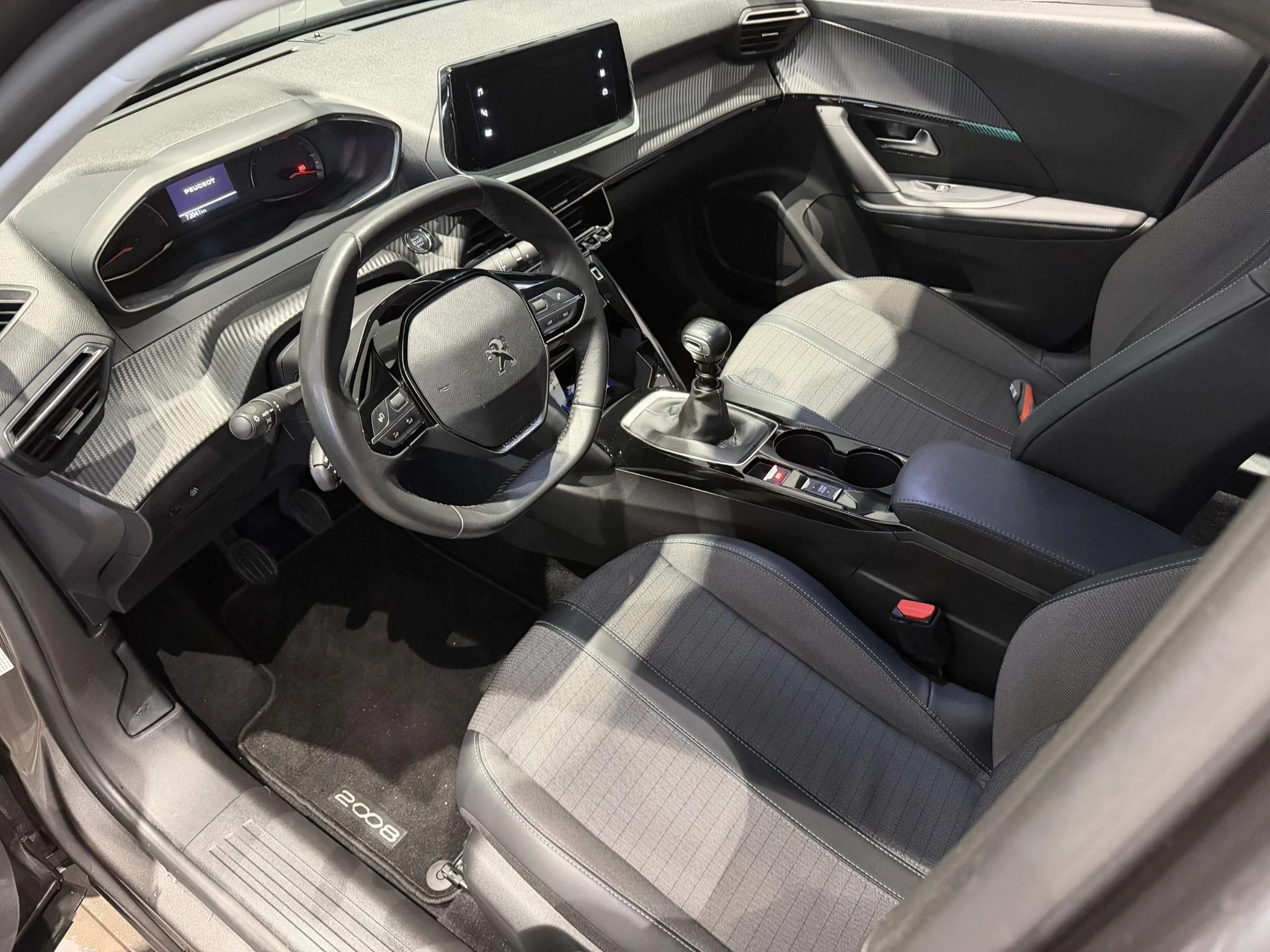 Peugeot-2008-image-6