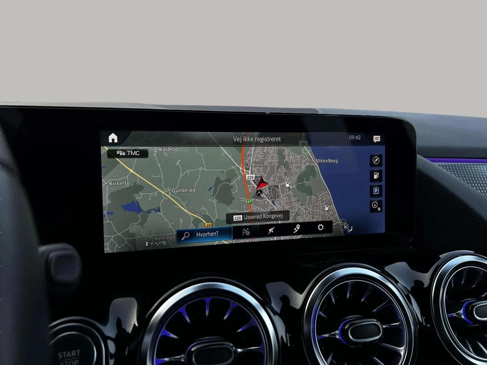 Mercedes-Benz-EQA-image-16