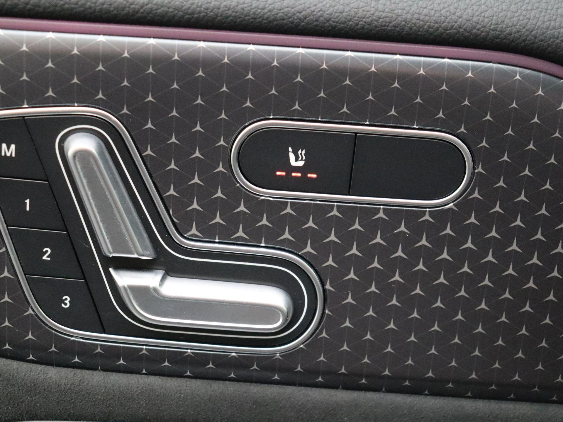 Mercedes-Benz-EQB-image-8