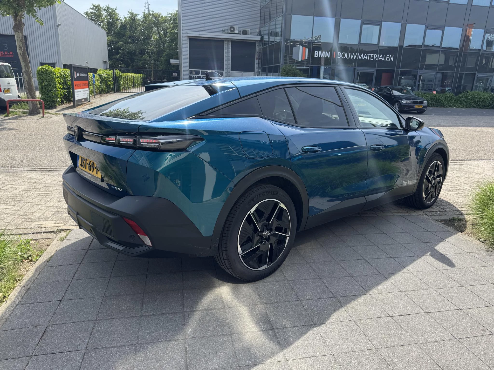 Peugeot 408 1.6 HYbrid Allure Pack 225 EAT8