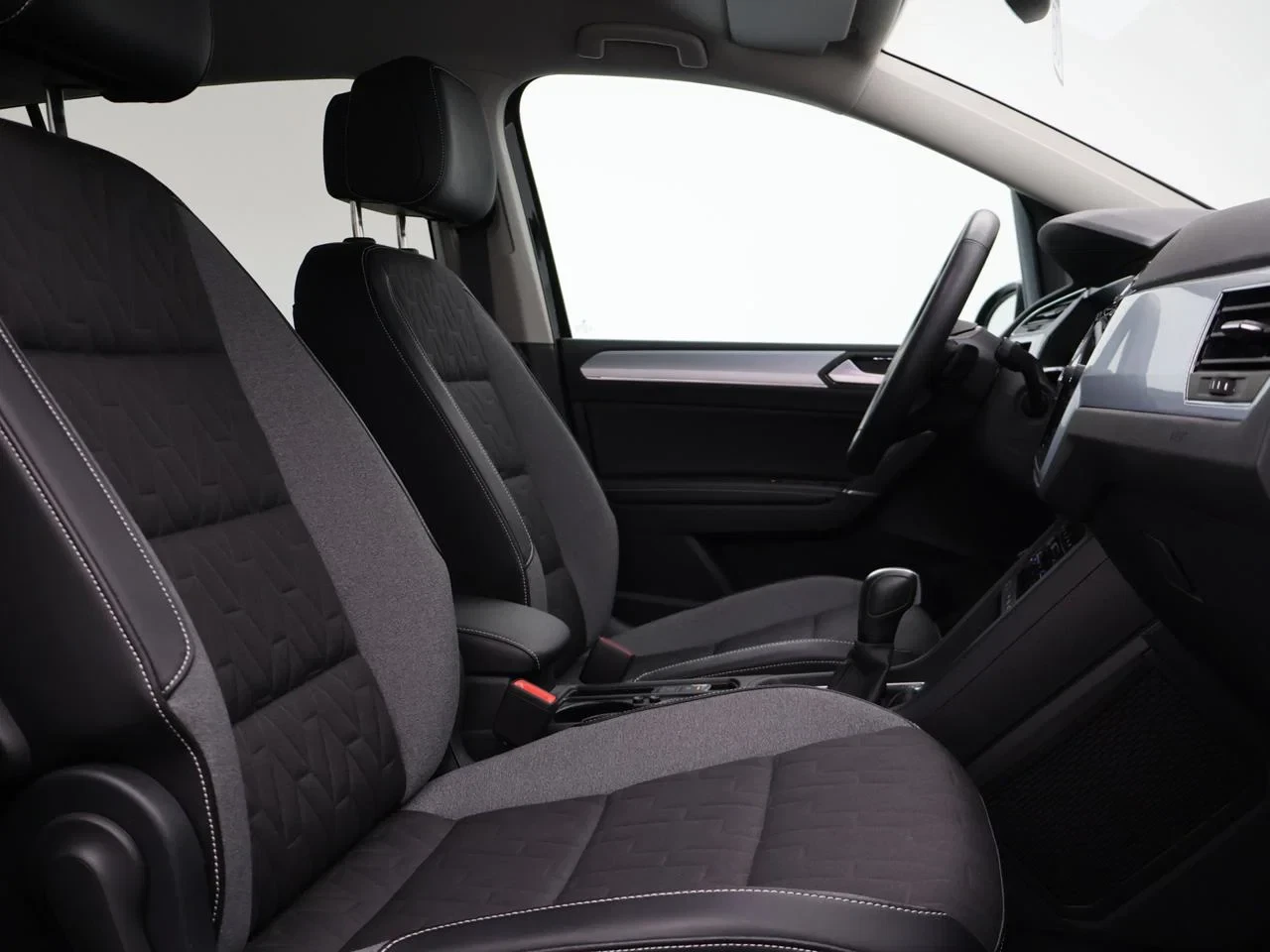 Volkswagen-Touran-image-6