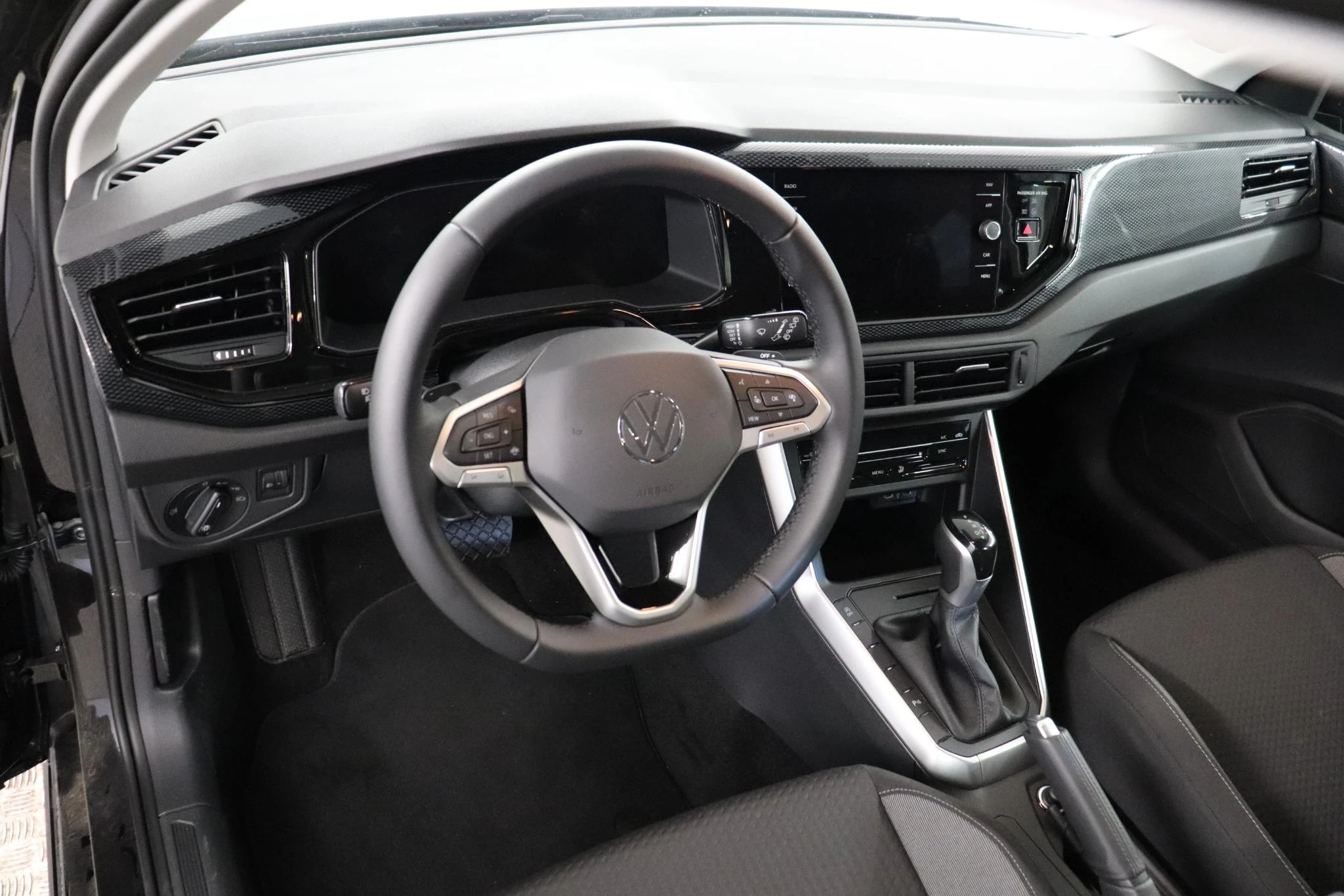 Volkswagen-Polo-image-6