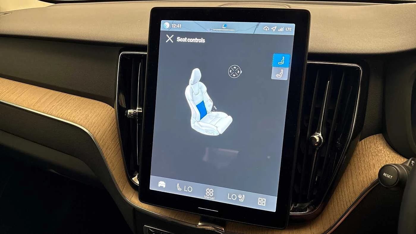 Volvo XC60 T6 AWD PHEV Electric/Petrol Plus Dark