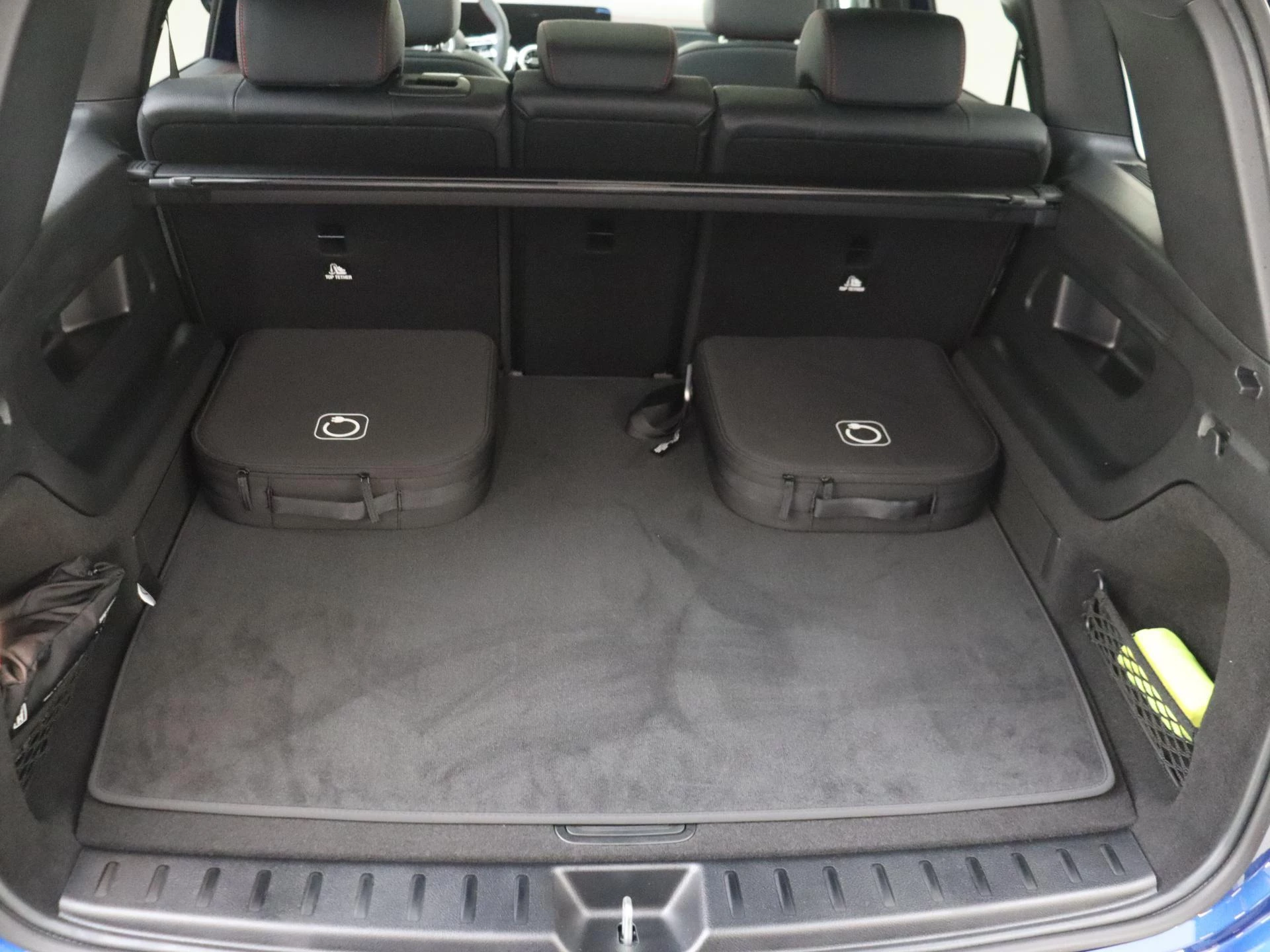 Mercedes-Benz-EQB-image-30