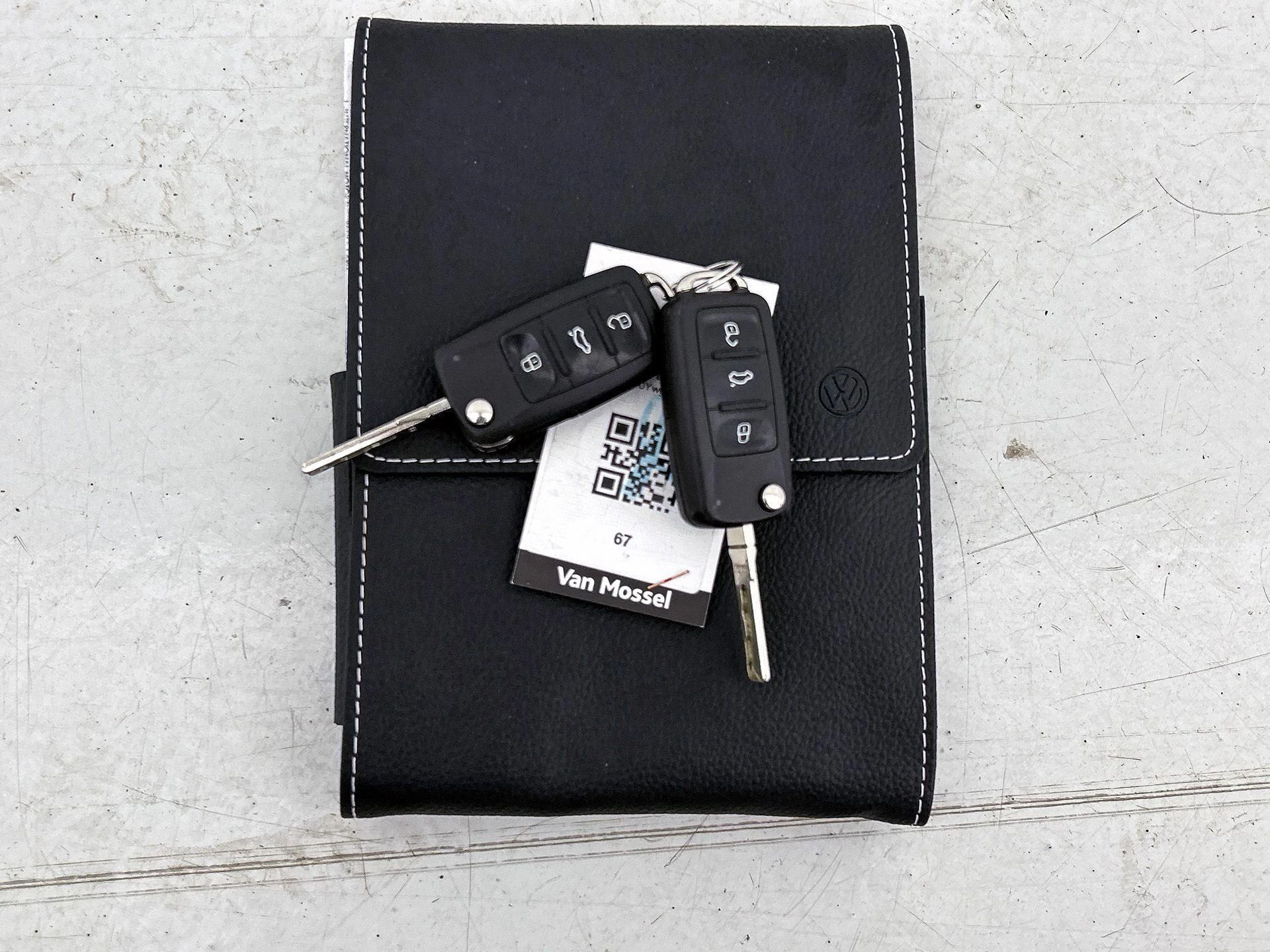 Volkswagen-up!-image-24