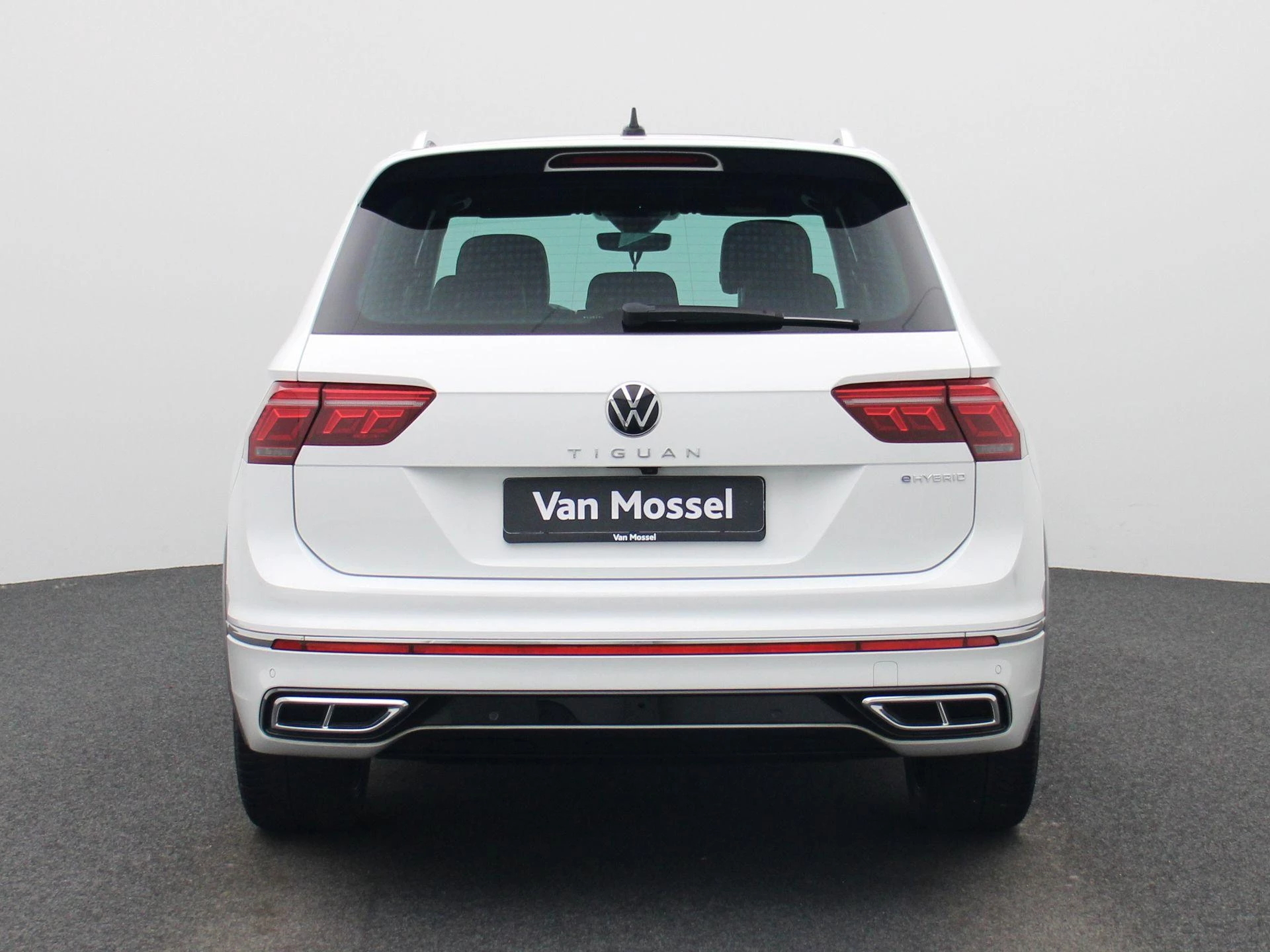 Volkswagen-Tiguan-image-4