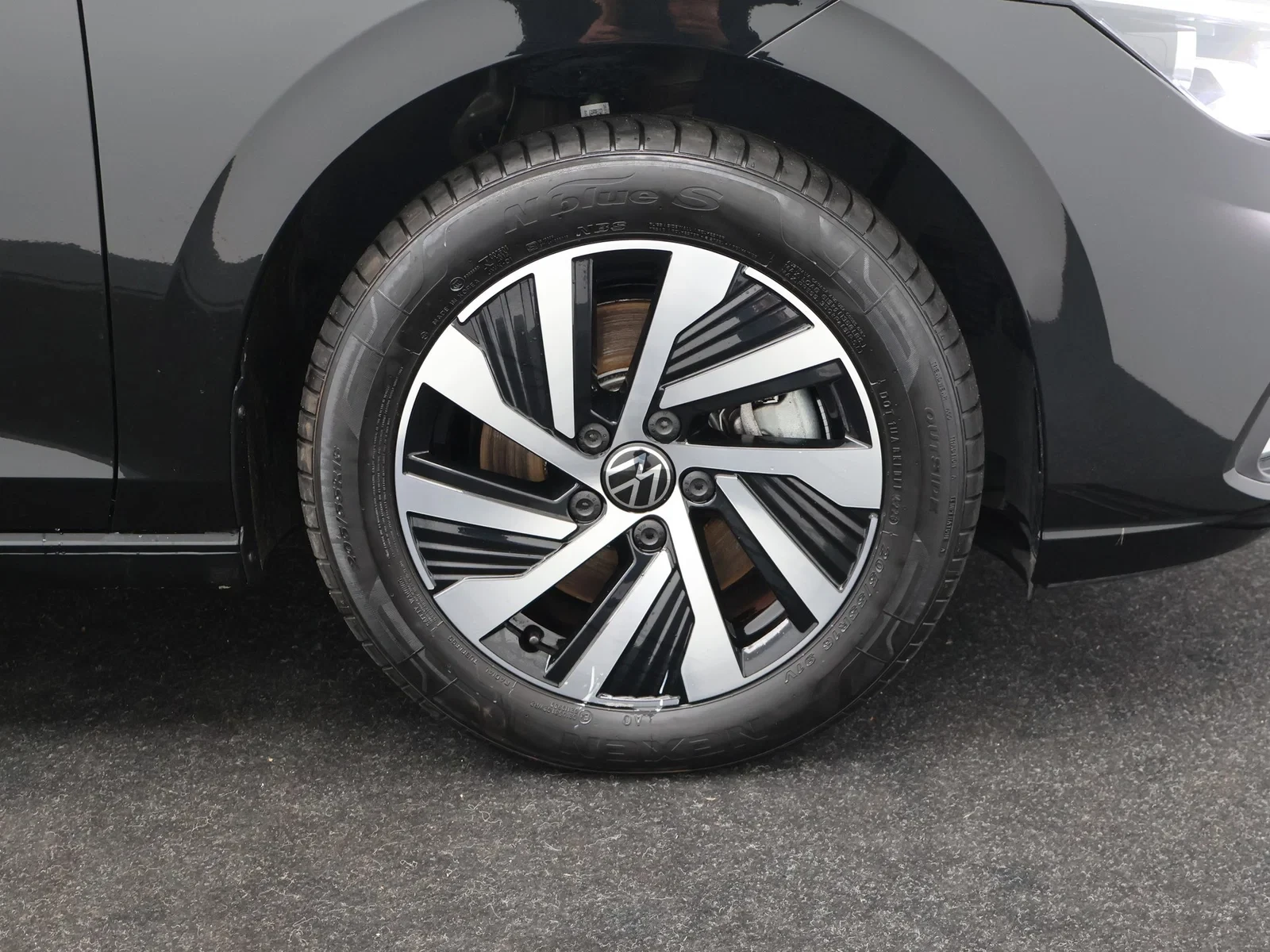 Volkswagen-Golf-image-8