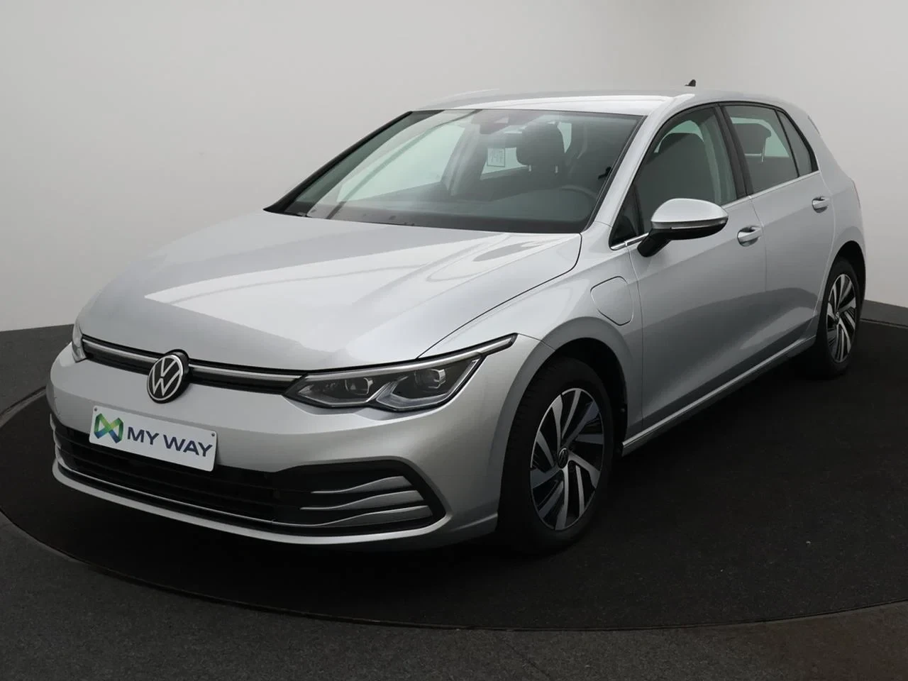 Volkswagen-Golf-image-0