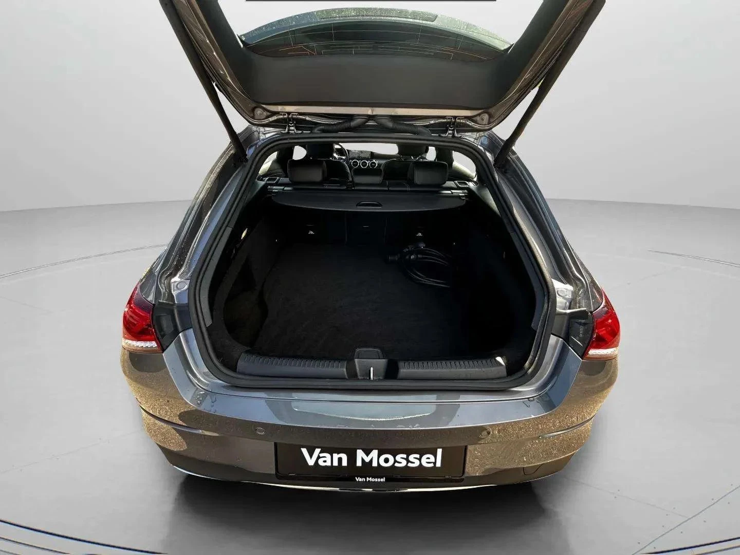 Mercedes-Benz-CLA-image-19