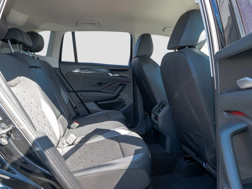 Volkswagen-Tiguan-image-10