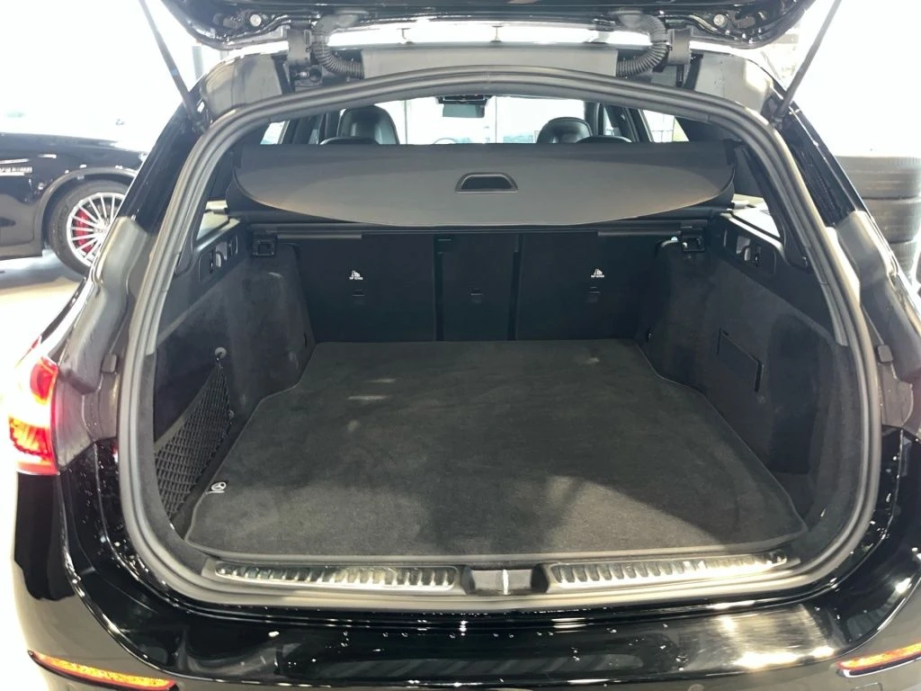 Mercedes-Benz-C-Klasse 300 d-image-13