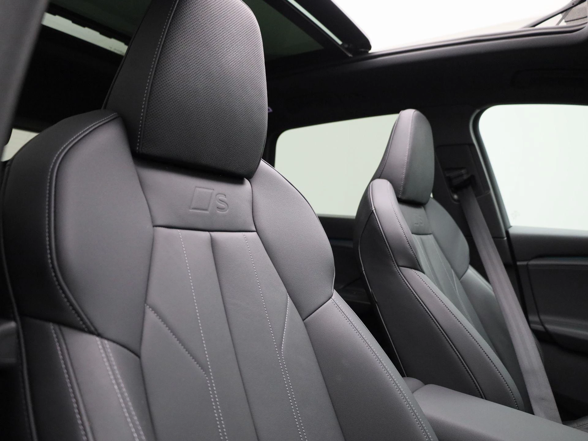 Audi-Q6 e-tron-image-46