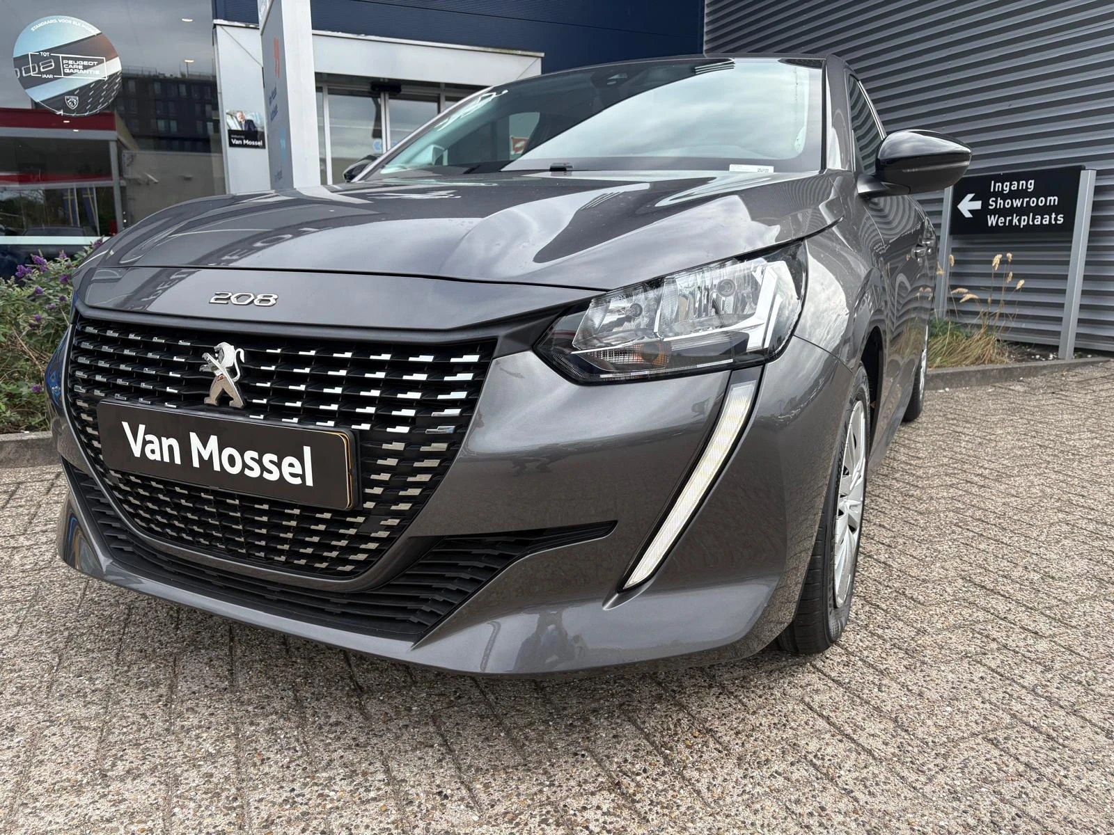 Peugeot-208-image-2