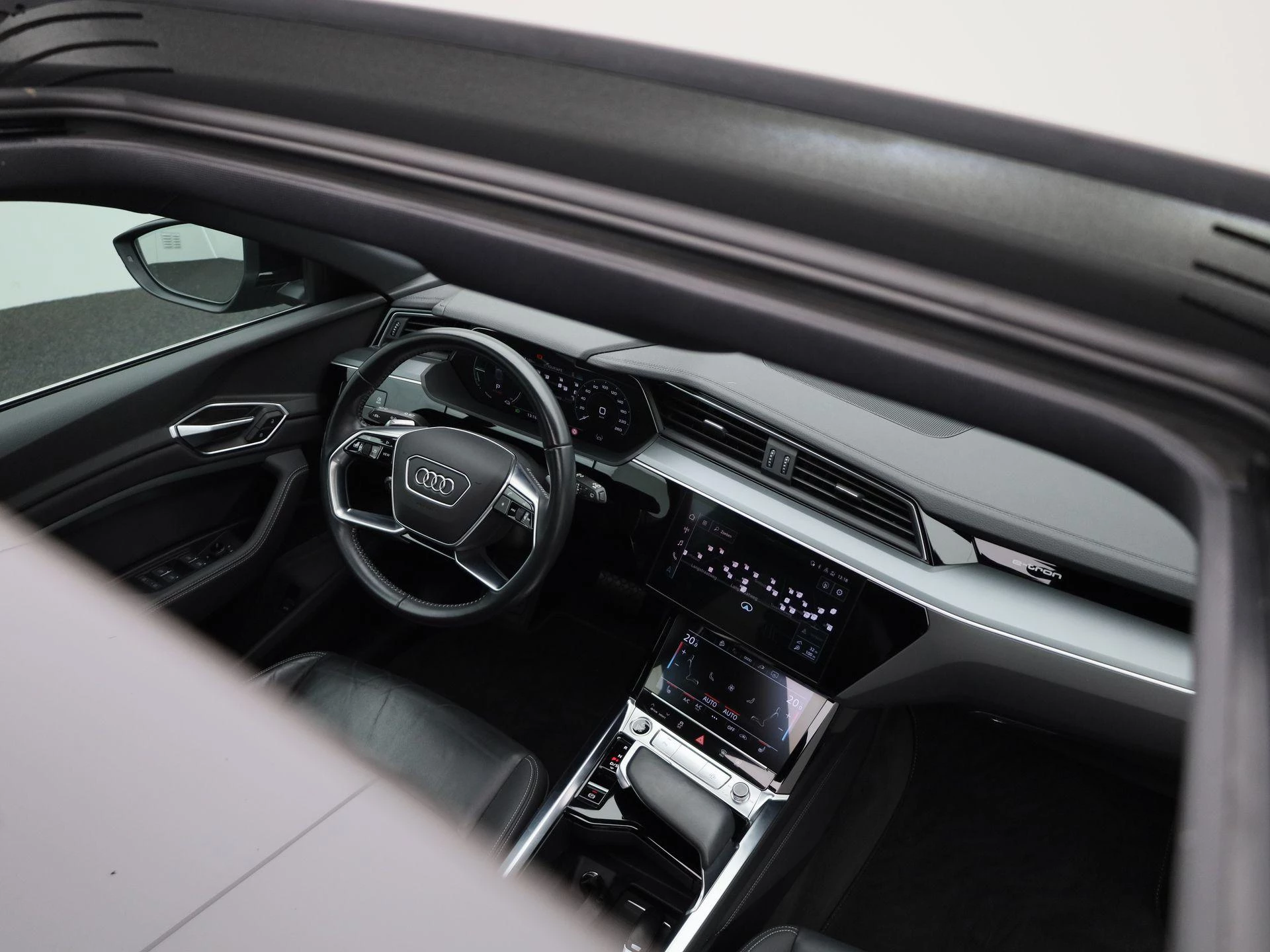 Audi-e-tron-image-40
