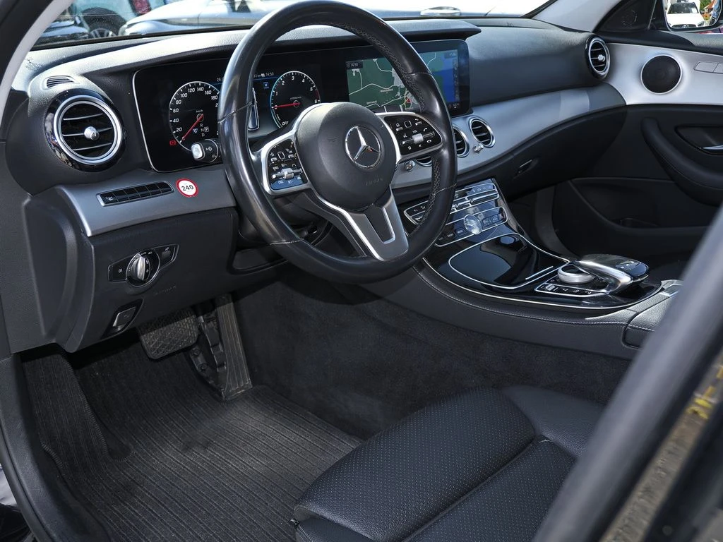 Mercedes-Benz-E-Klasse 300 de-image-7