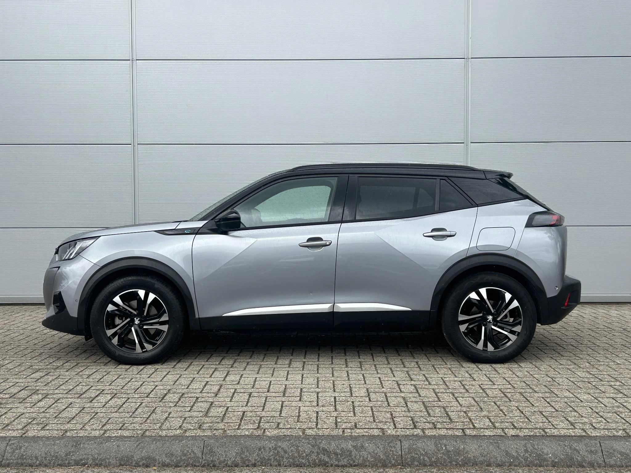 Peugeot e-2008 EV GT 50 kWh