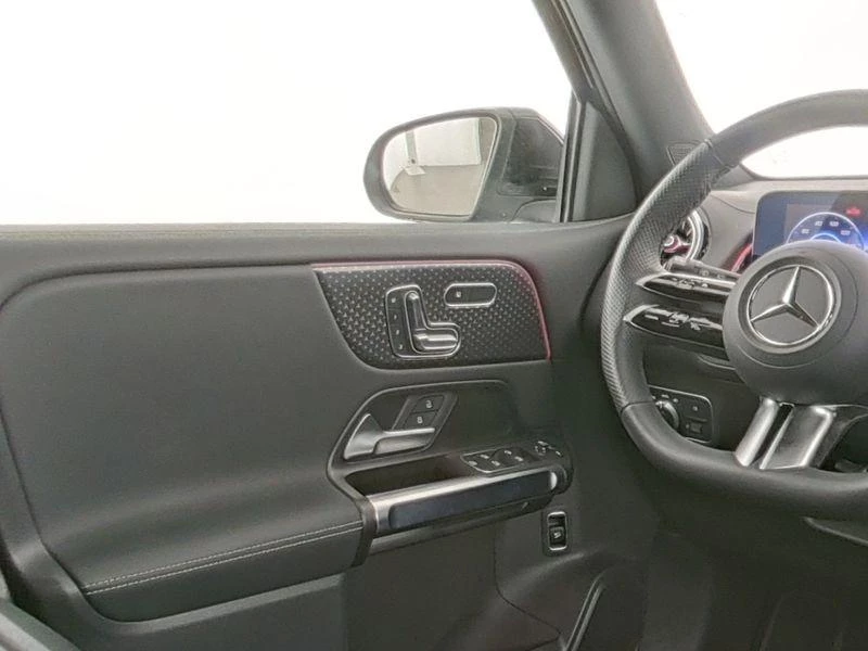 Mercedes-Benz-EQB-image-7