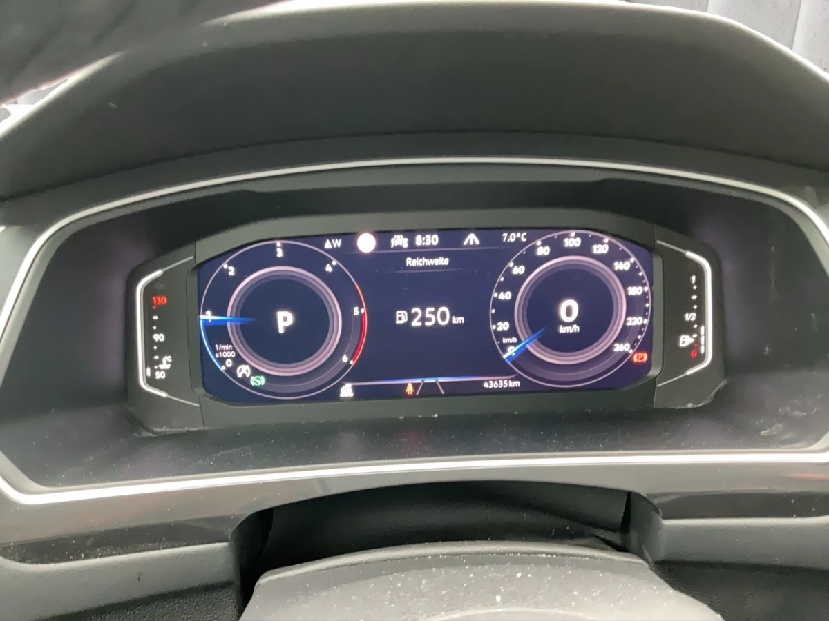 Volkswagen-Tiguan-image-14