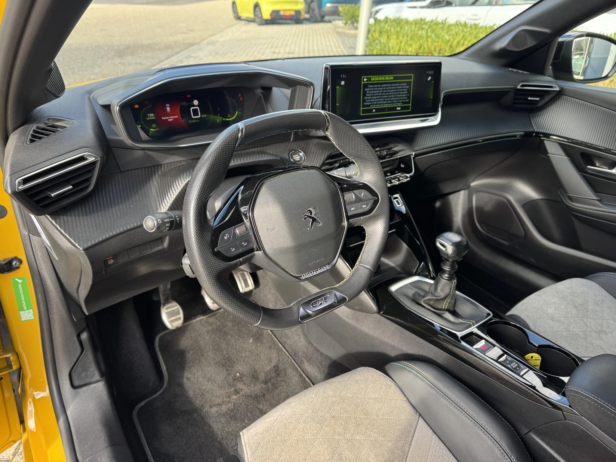 Peugeot-208-image-23