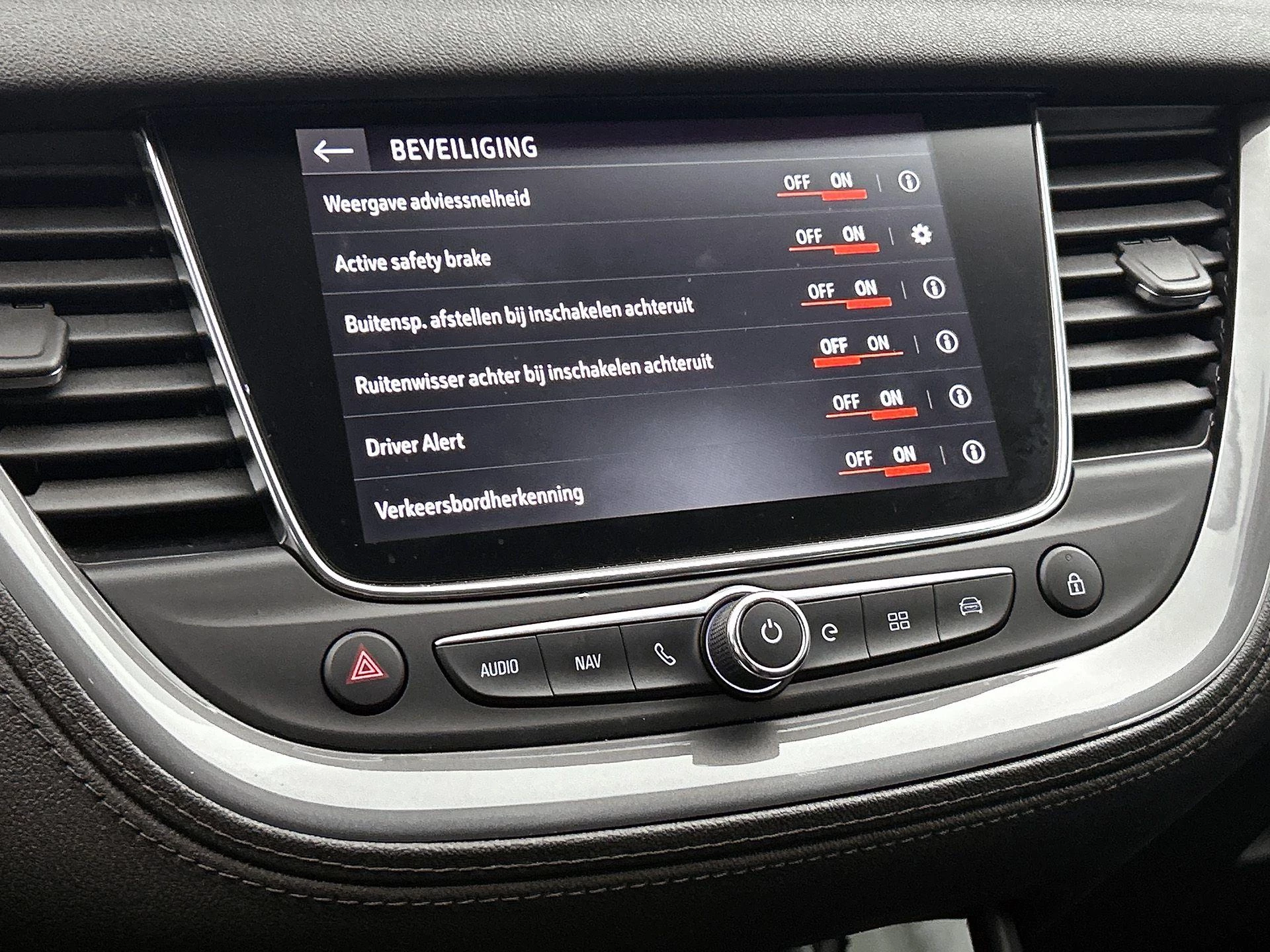 Opel Grandland X 1.6 Turbo Hybrid Elegance