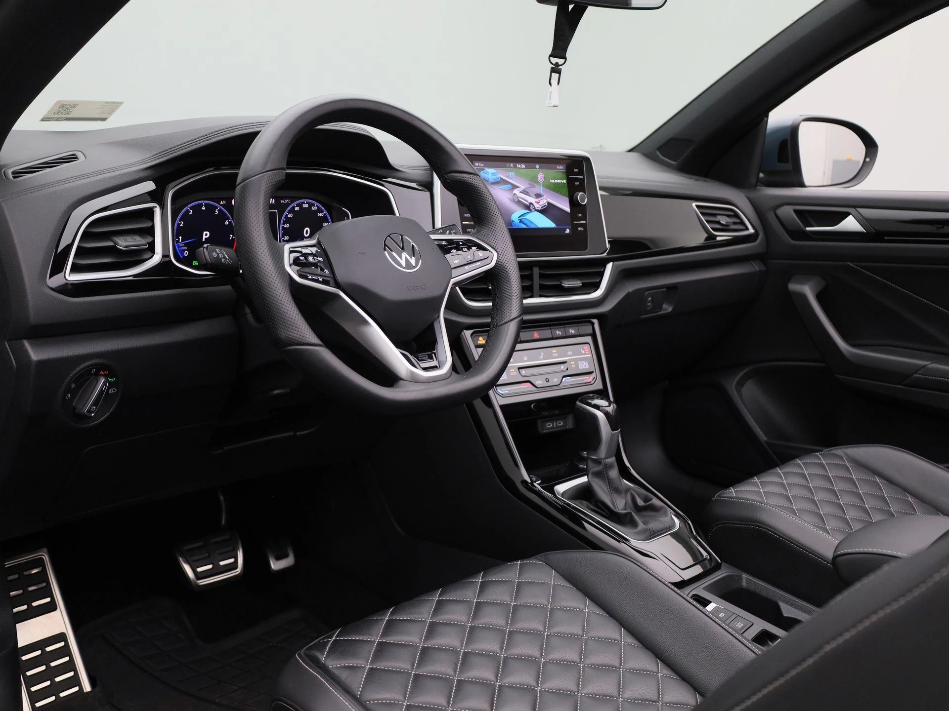 Volkswagen-T-Roc-image-40