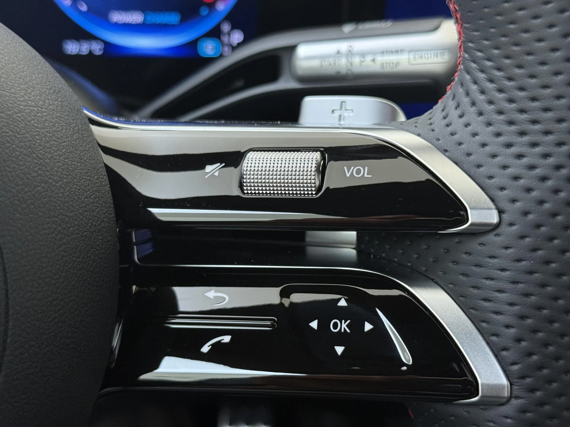 Mercedes-Benz-CLA-image-12