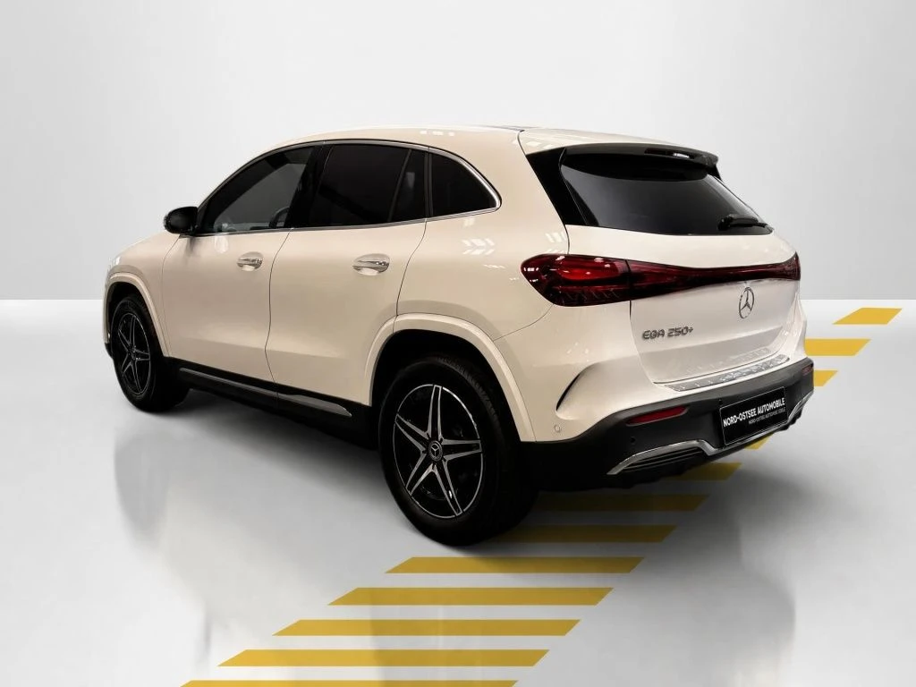 Mercedes-Benz-EQA 250+-image-12