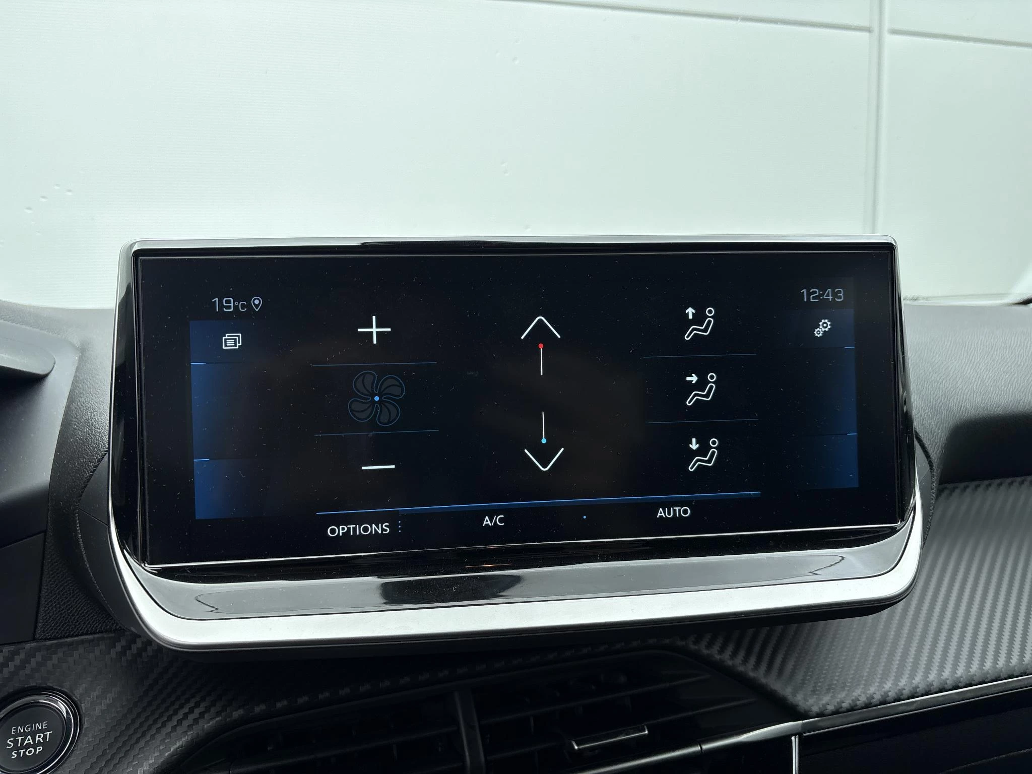 Peugeot-208-image-14
