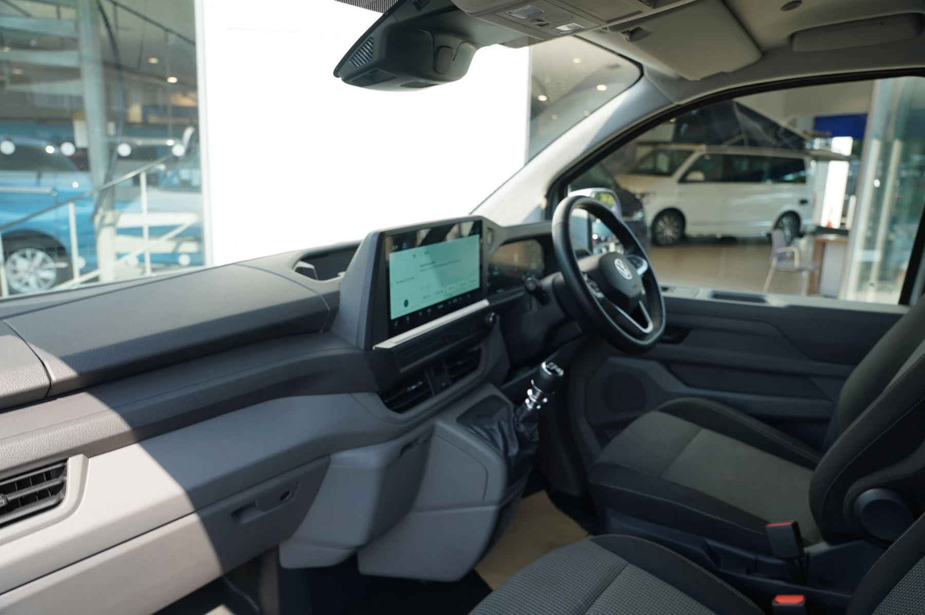 Volkswagen-Transporter-image-1