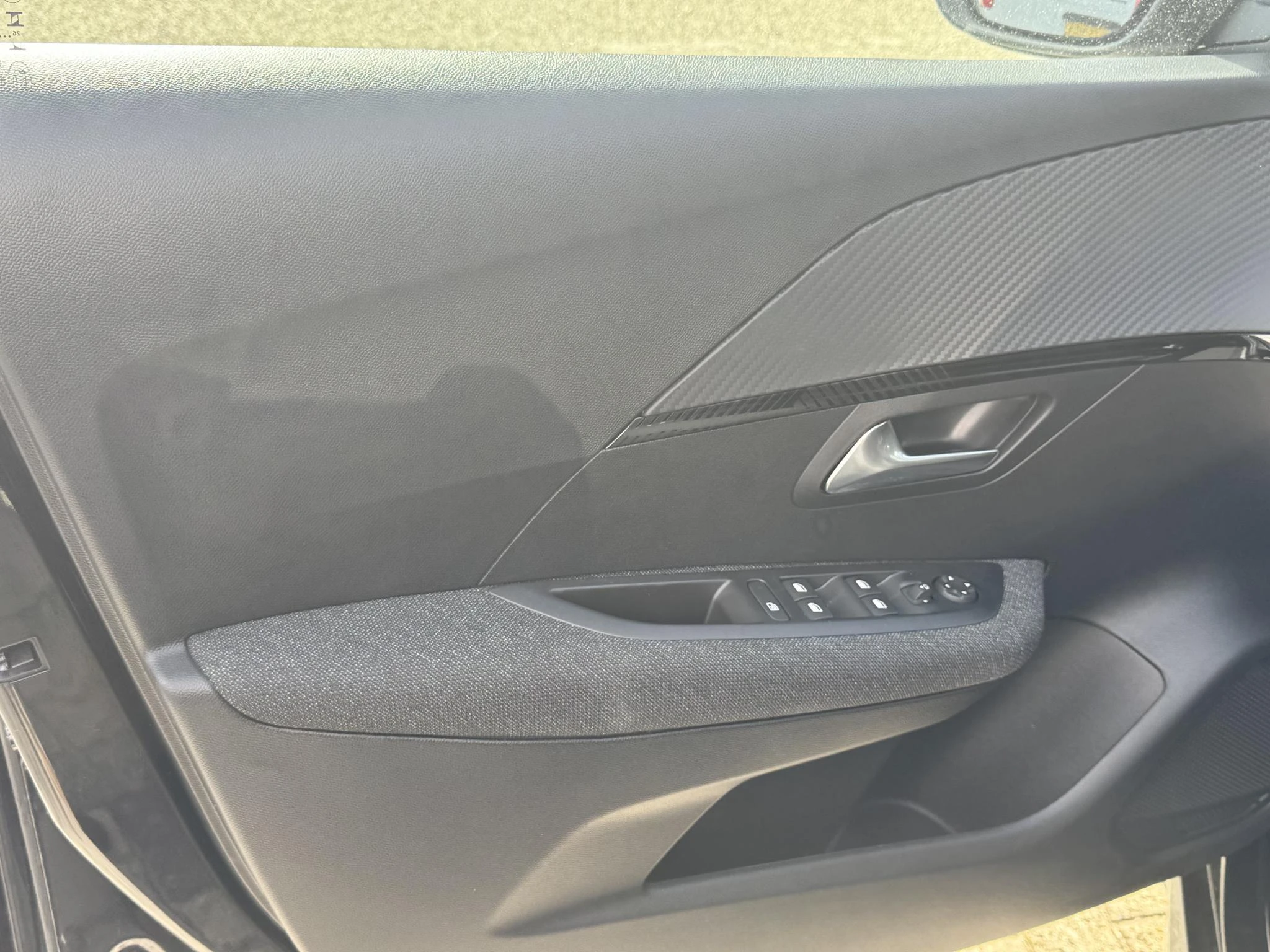 Peugeot-208-image-12