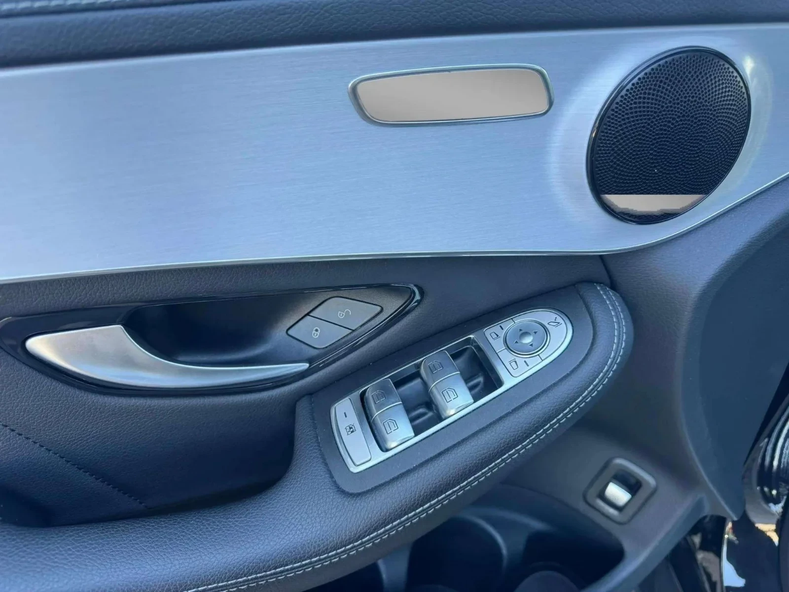 Mercedes-Benz-GLC-image-9